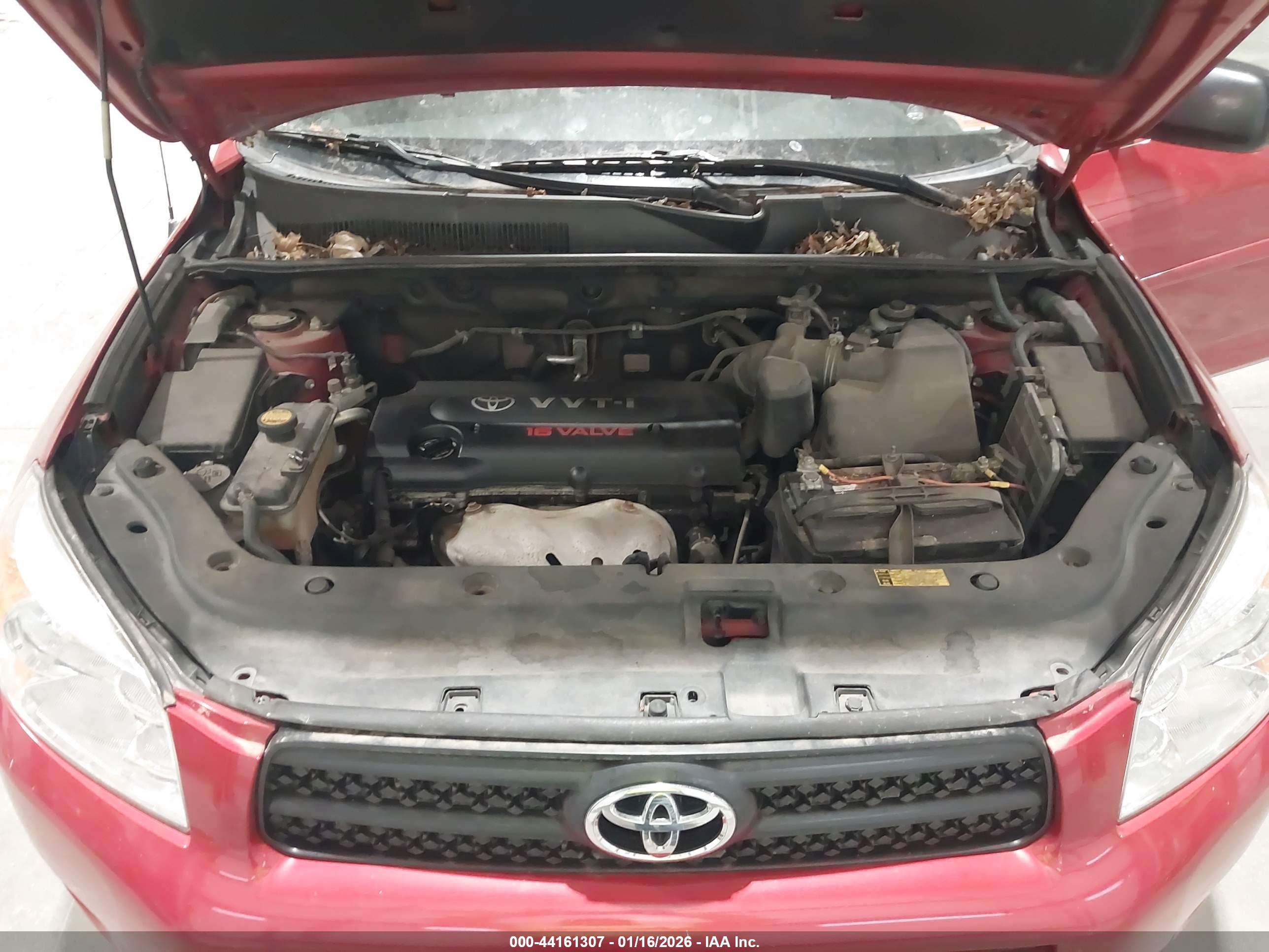 TOYOTA RAV4 image 10