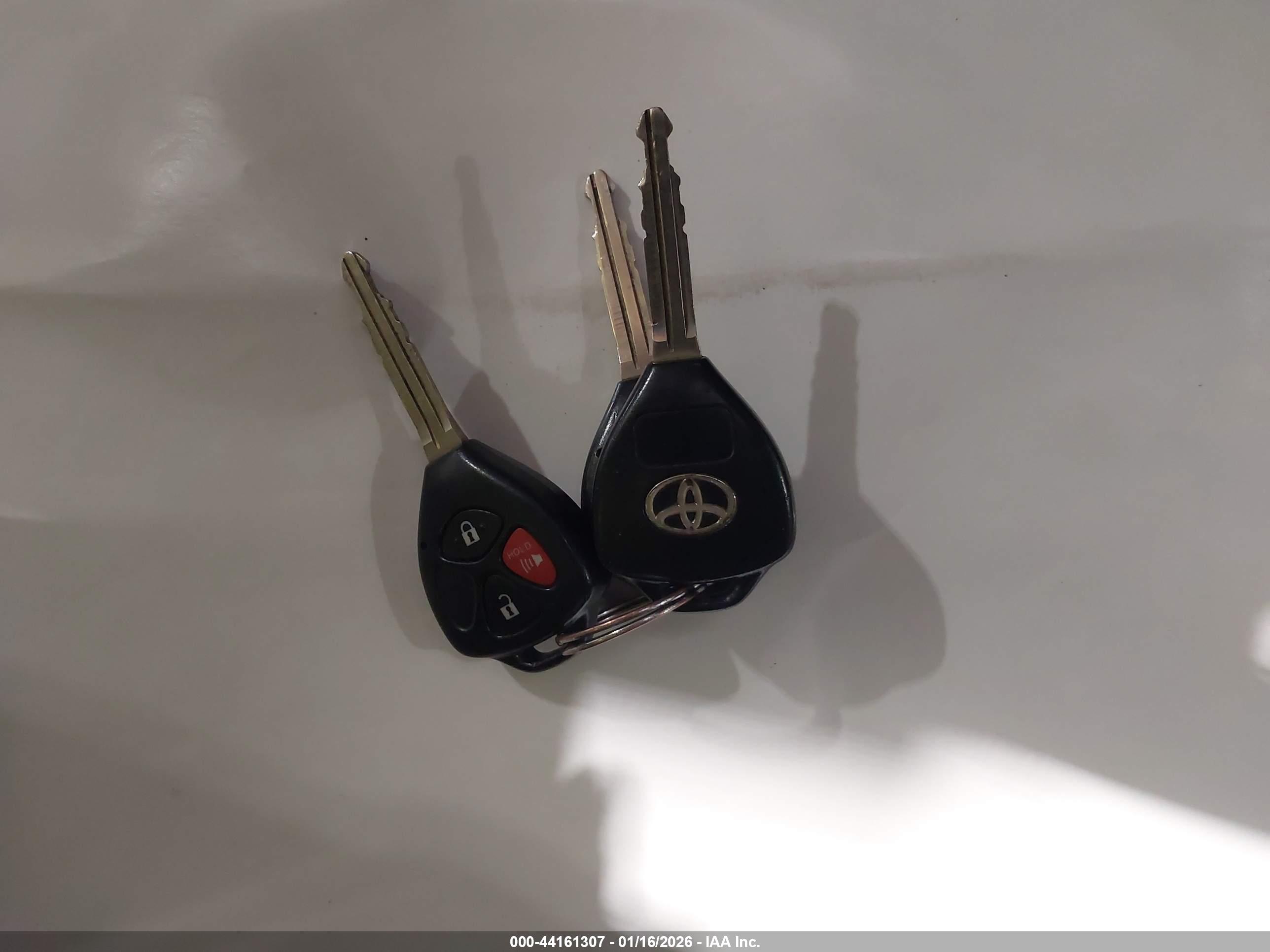 TOYOTA RAV4 image 11