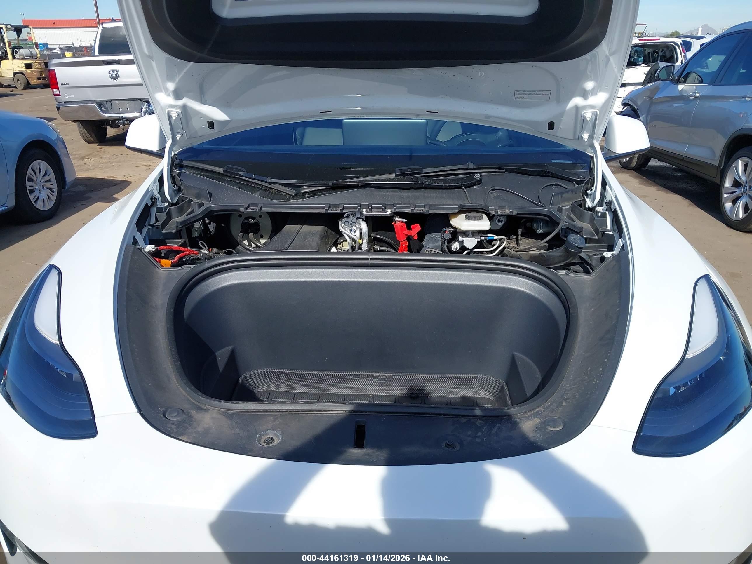 TESLA MODEL image 10