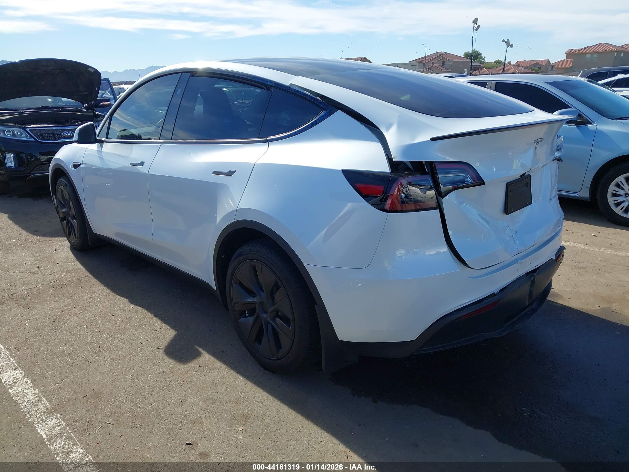 TESLA MODEL image 3