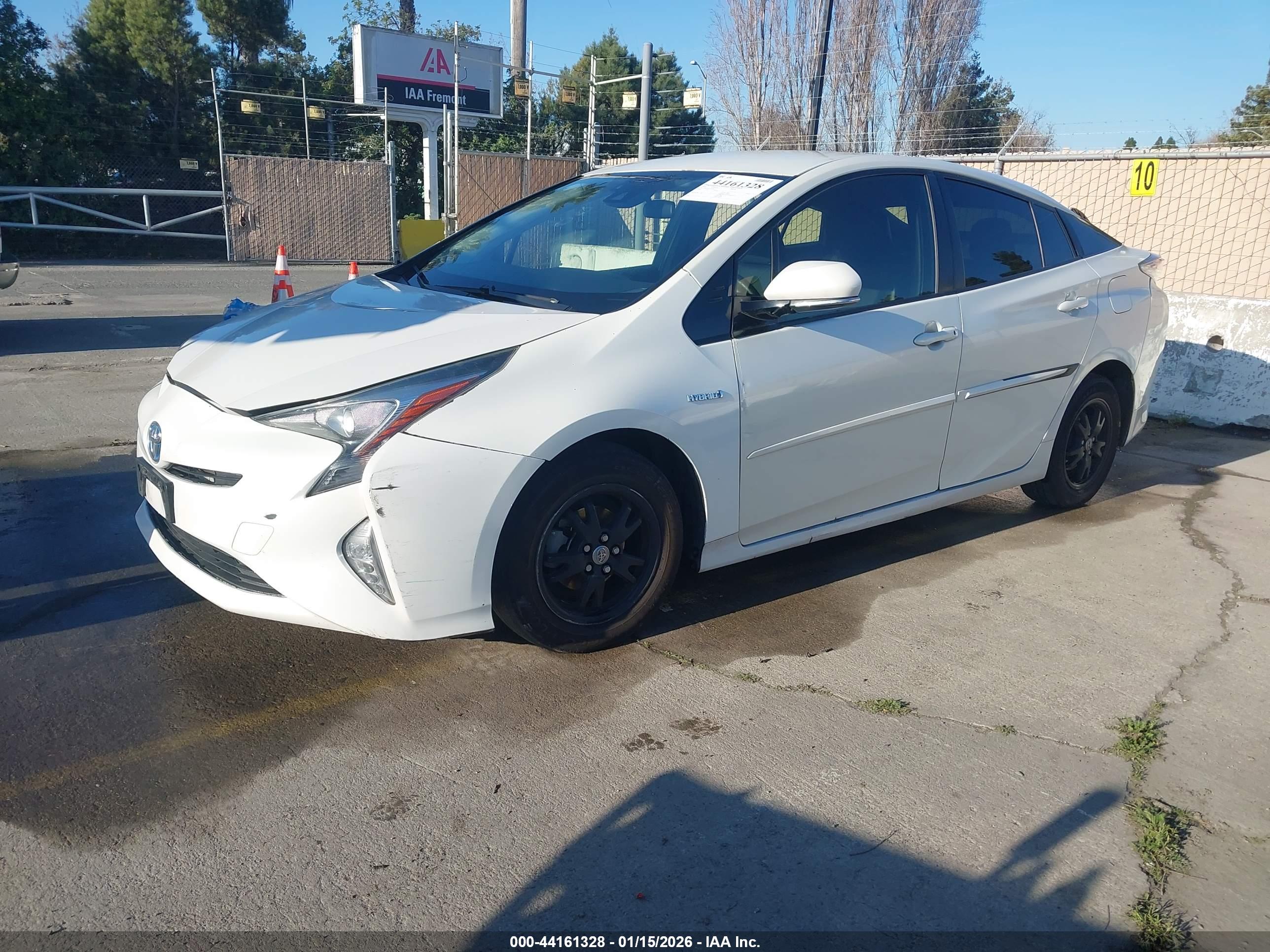 TOYOTA PRIUS image 2
