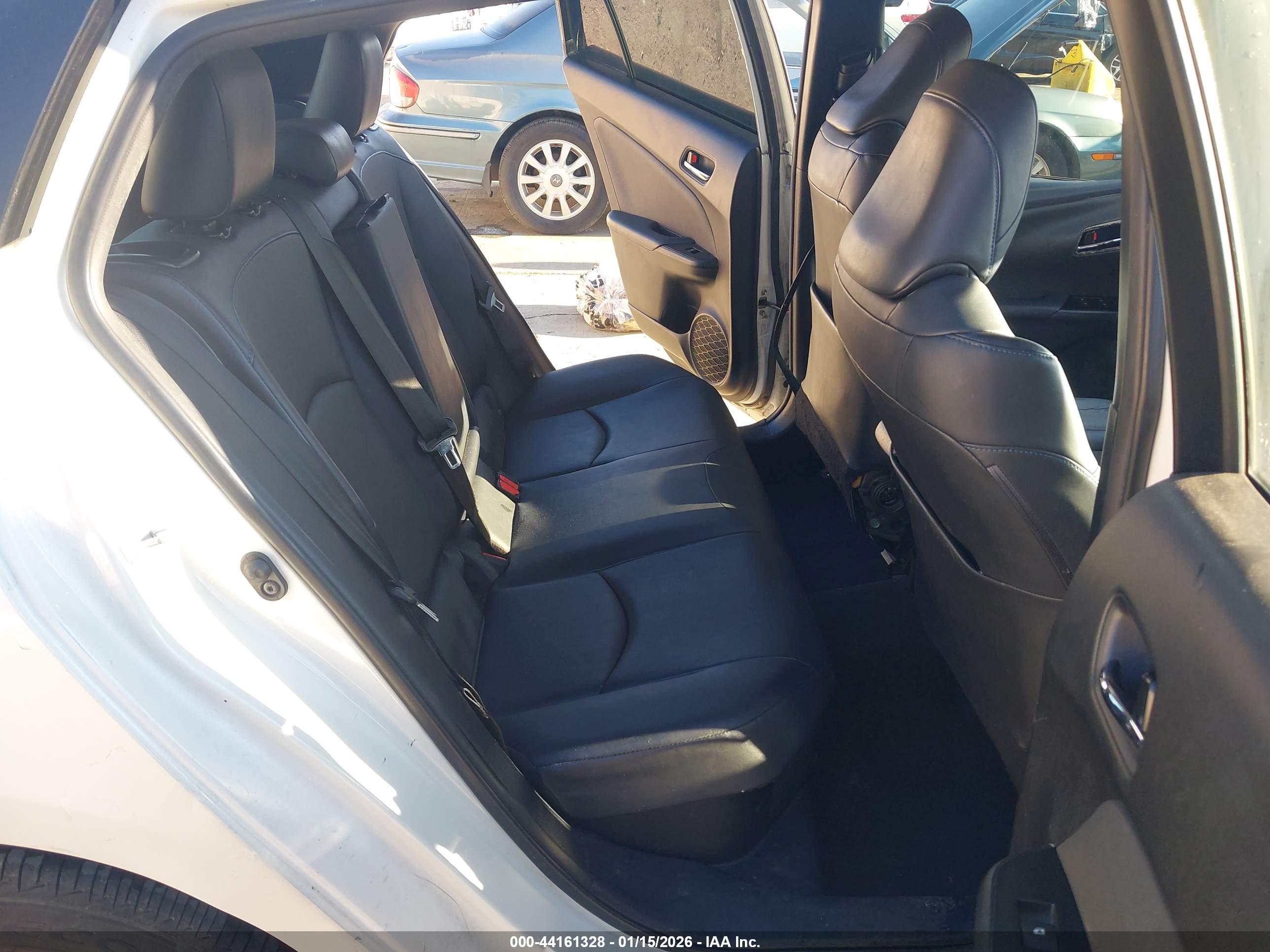 TOYOTA PRIUS image 8