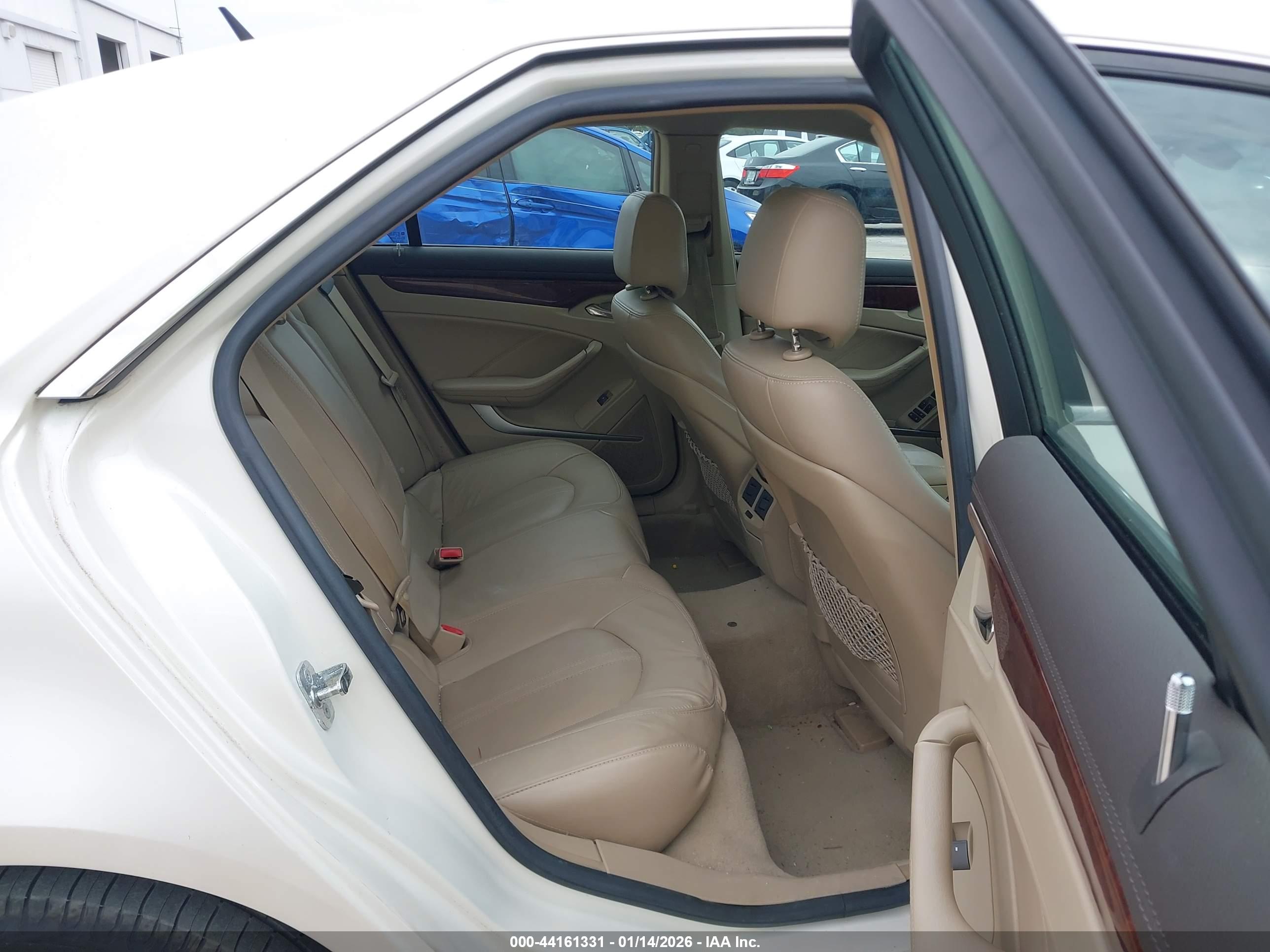 CADILLAC CTS image 8