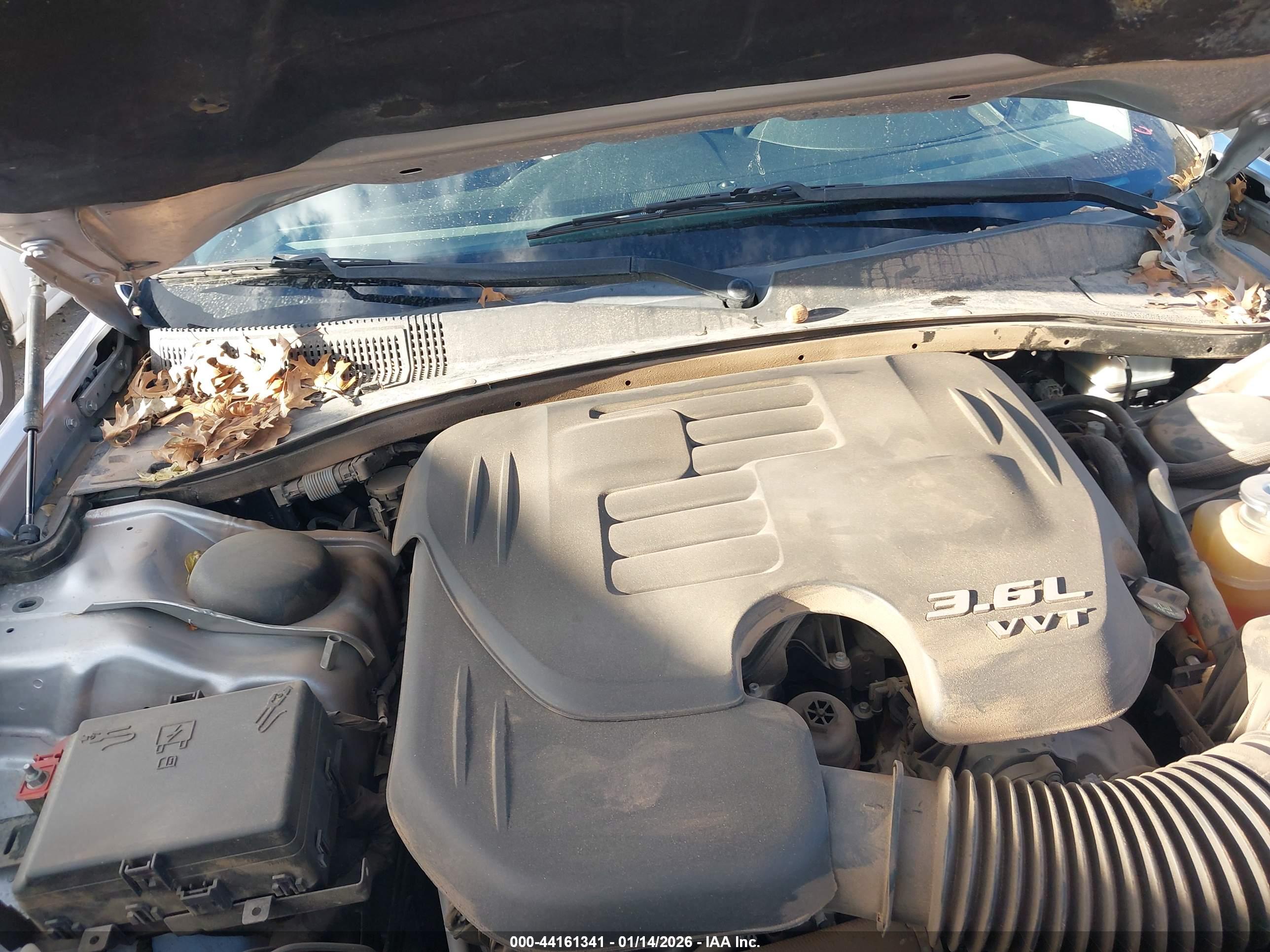 CHRYSLER 300 image 10