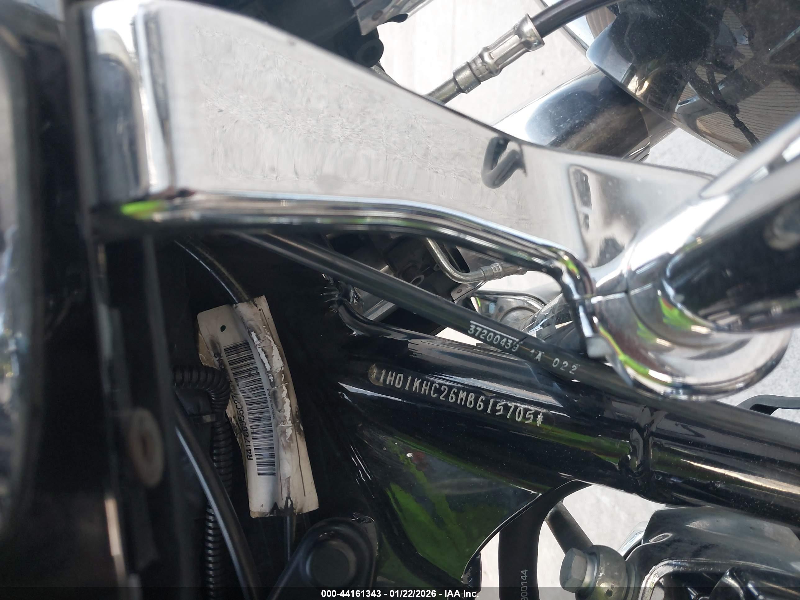 HARLEY-DAVIDSON FLTRX image 10