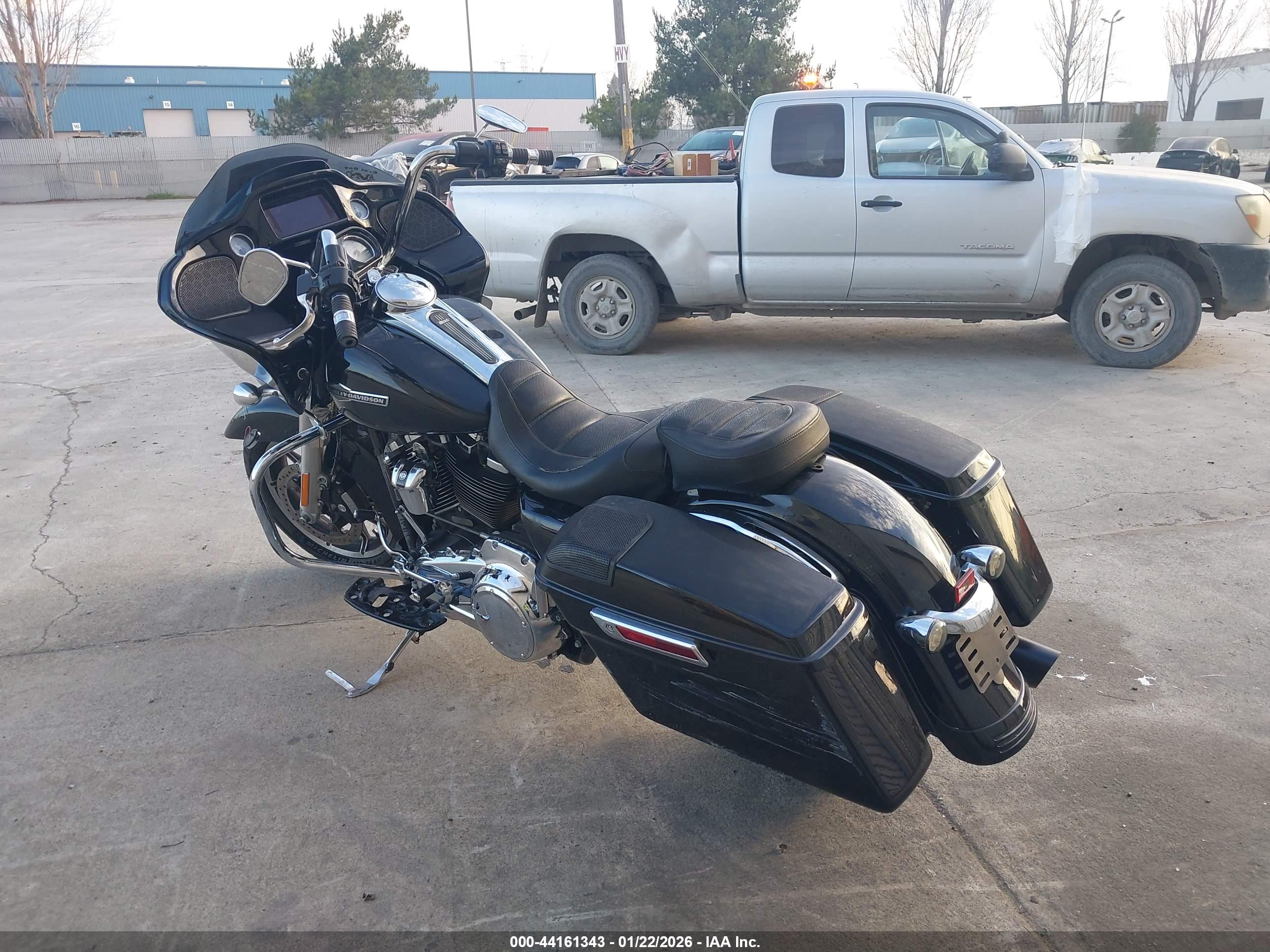 HARLEY-DAVIDSON FLTRX image 3