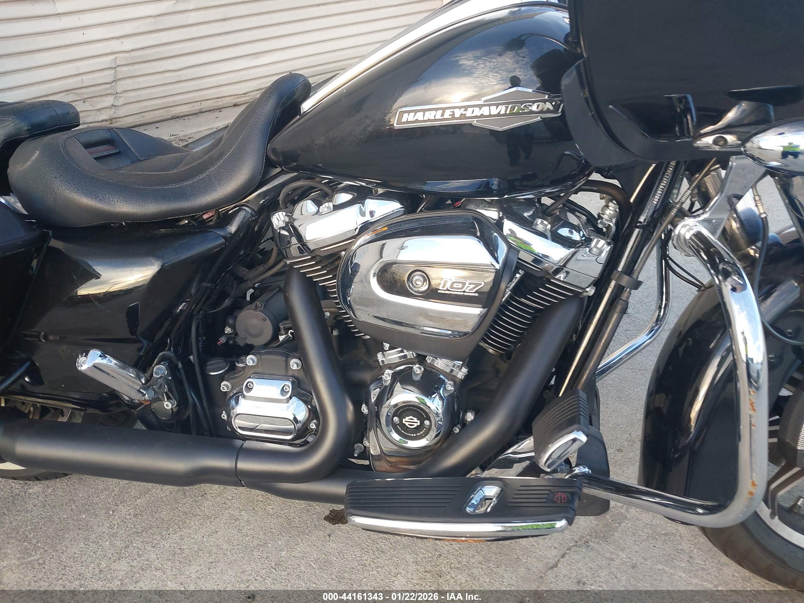 HARLEY-DAVIDSON FLTRX image 8