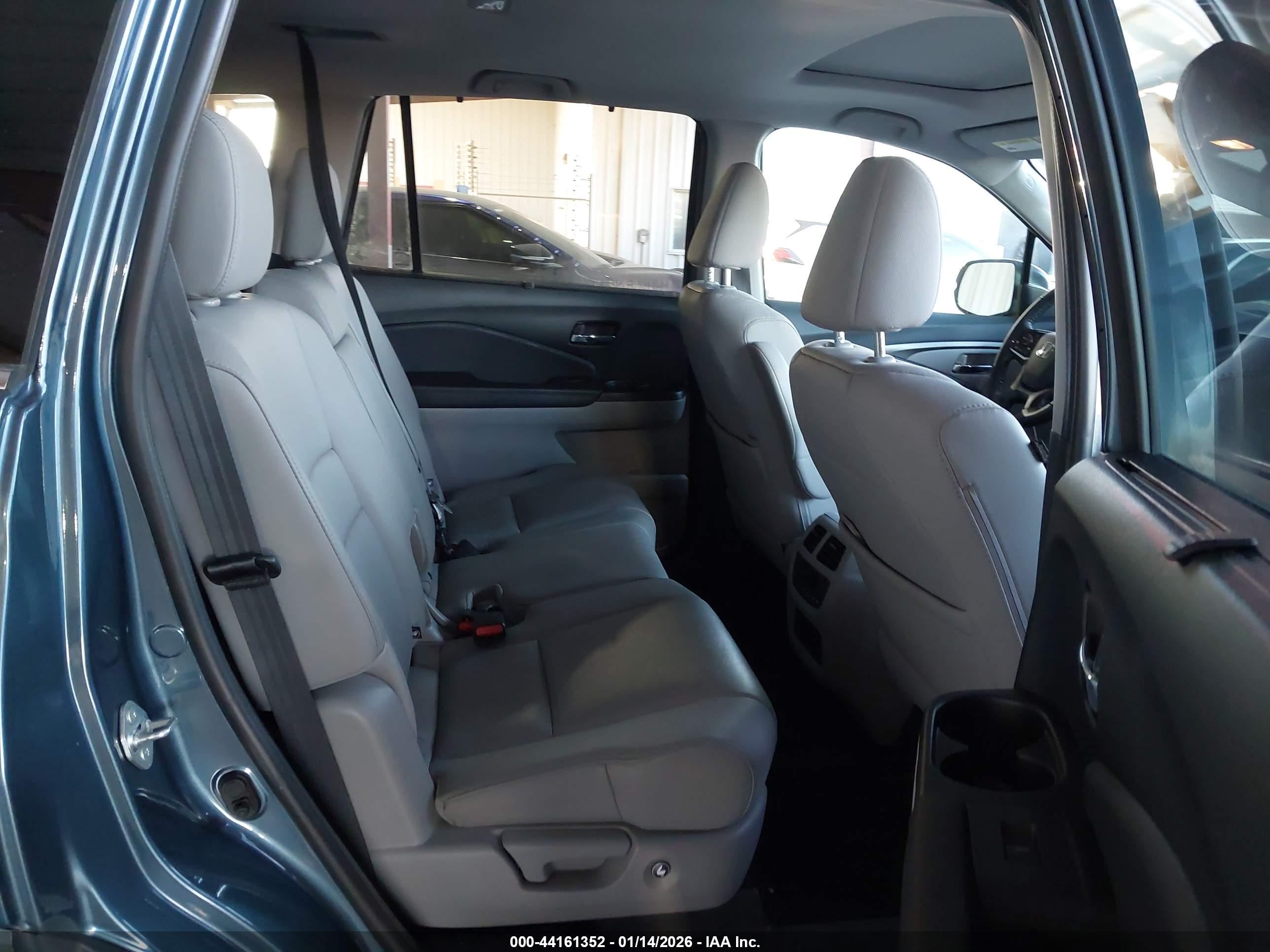 HONDA PILOT image 8