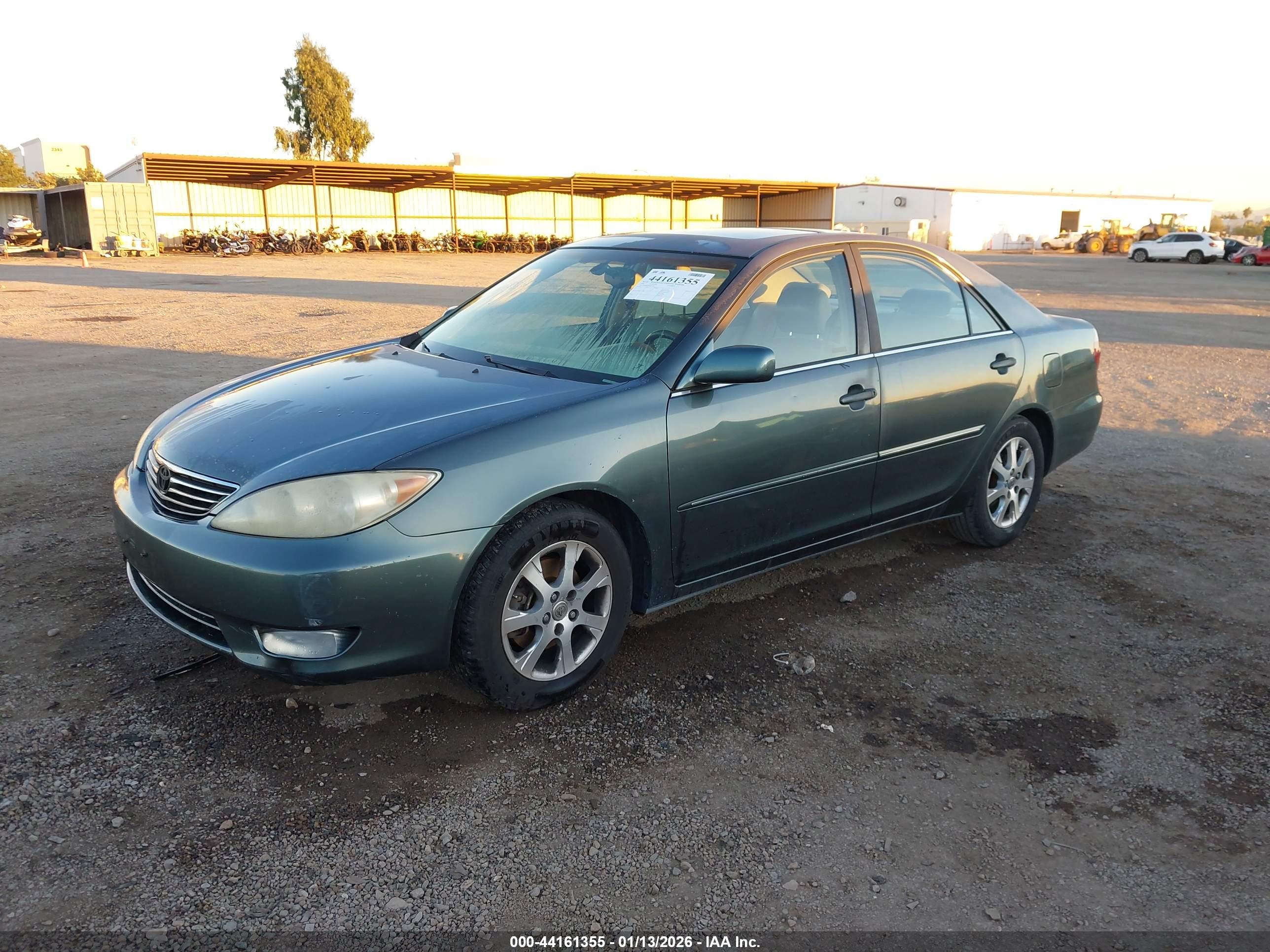 TOYOTA CAMRY image 2