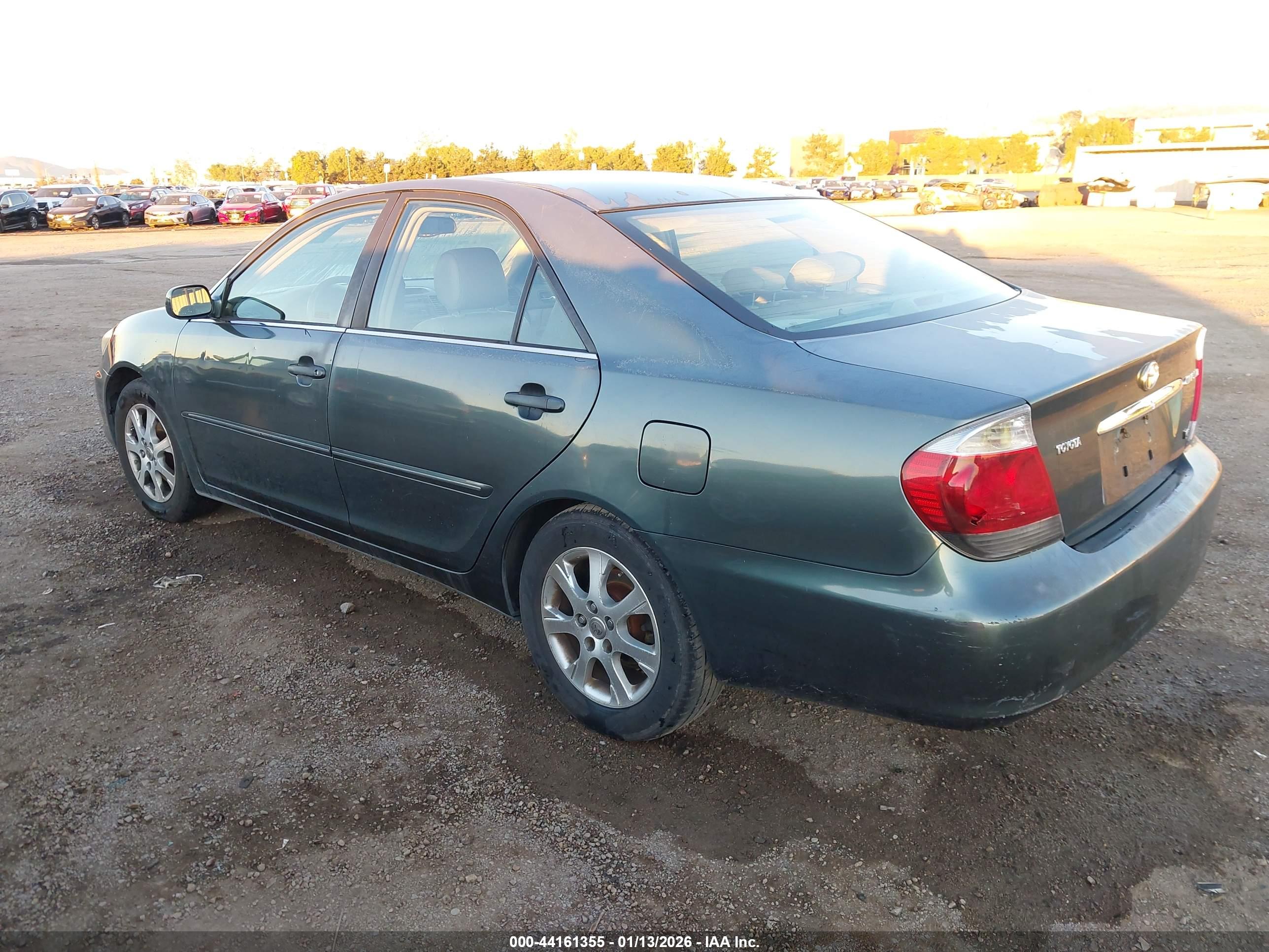 TOYOTA CAMRY image 3