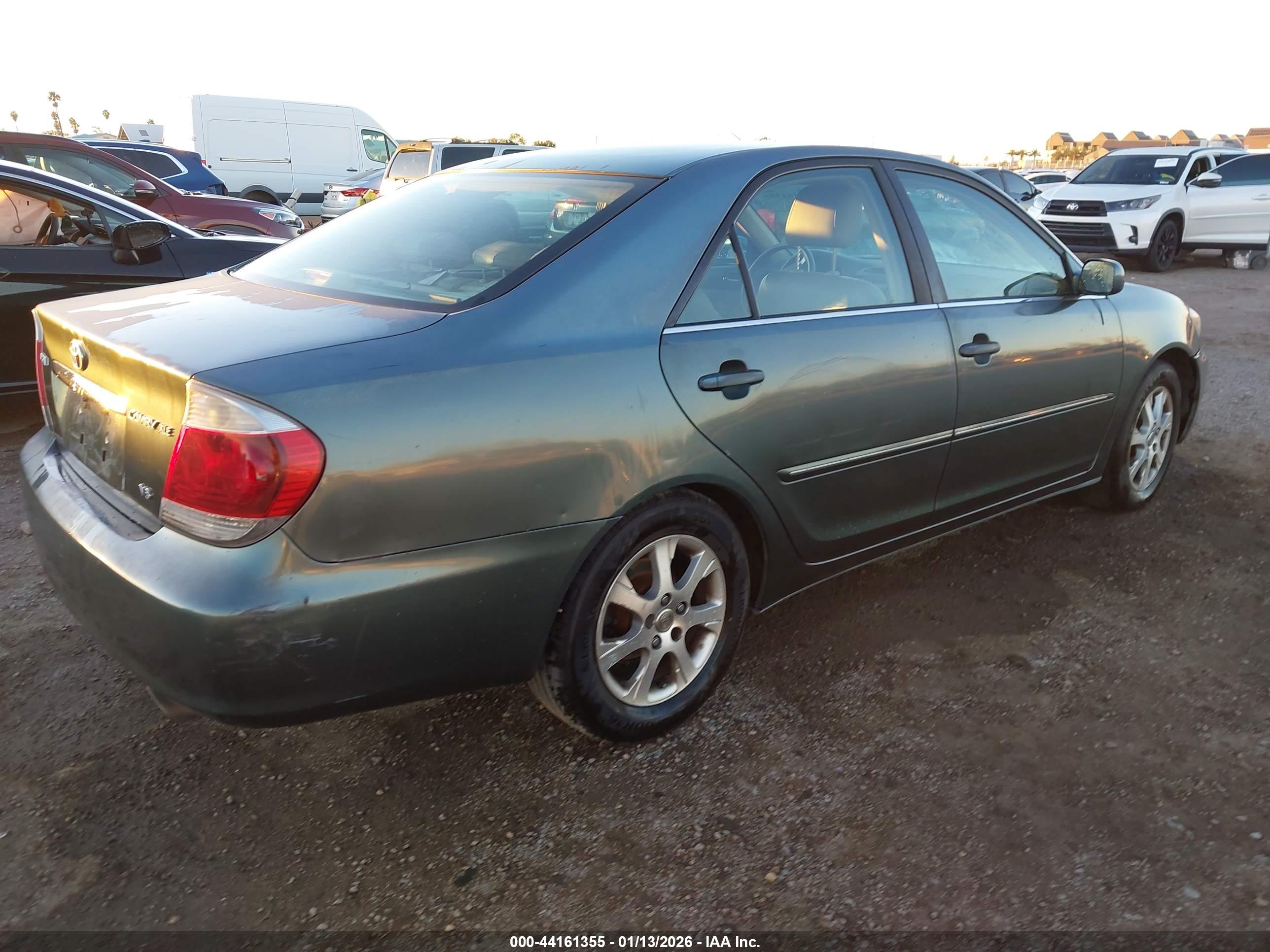 TOYOTA CAMRY image 4
