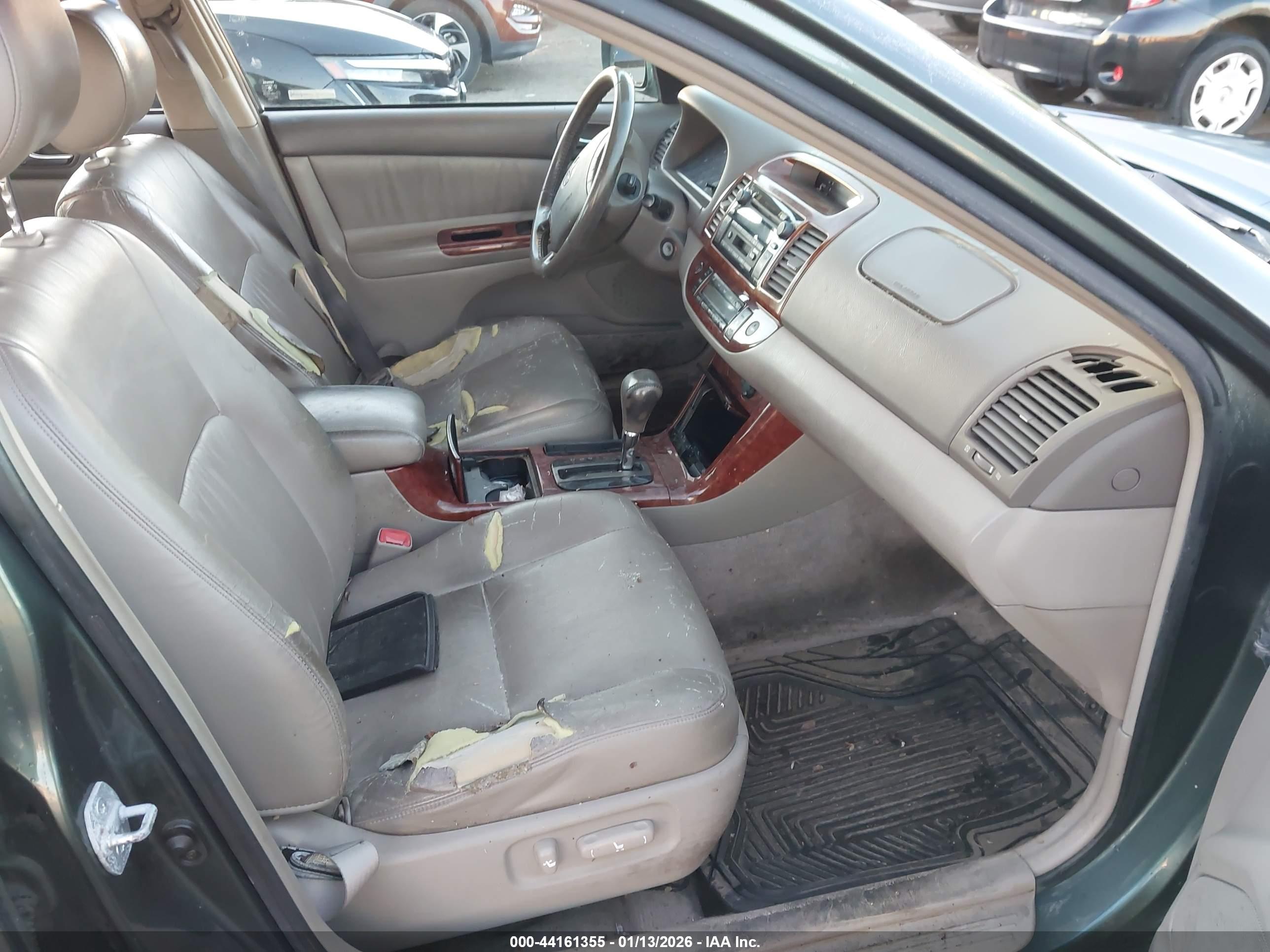 TOYOTA CAMRY image 5