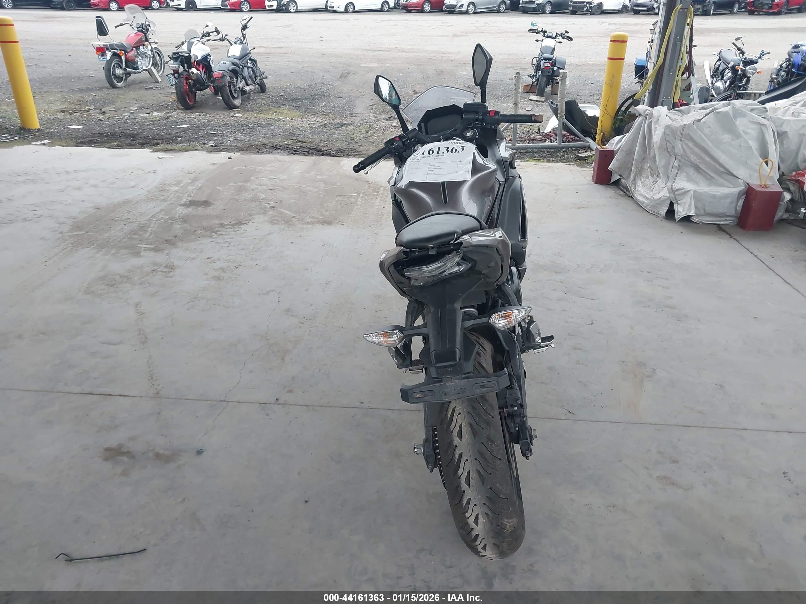 KAWASAKI EX650 image 6