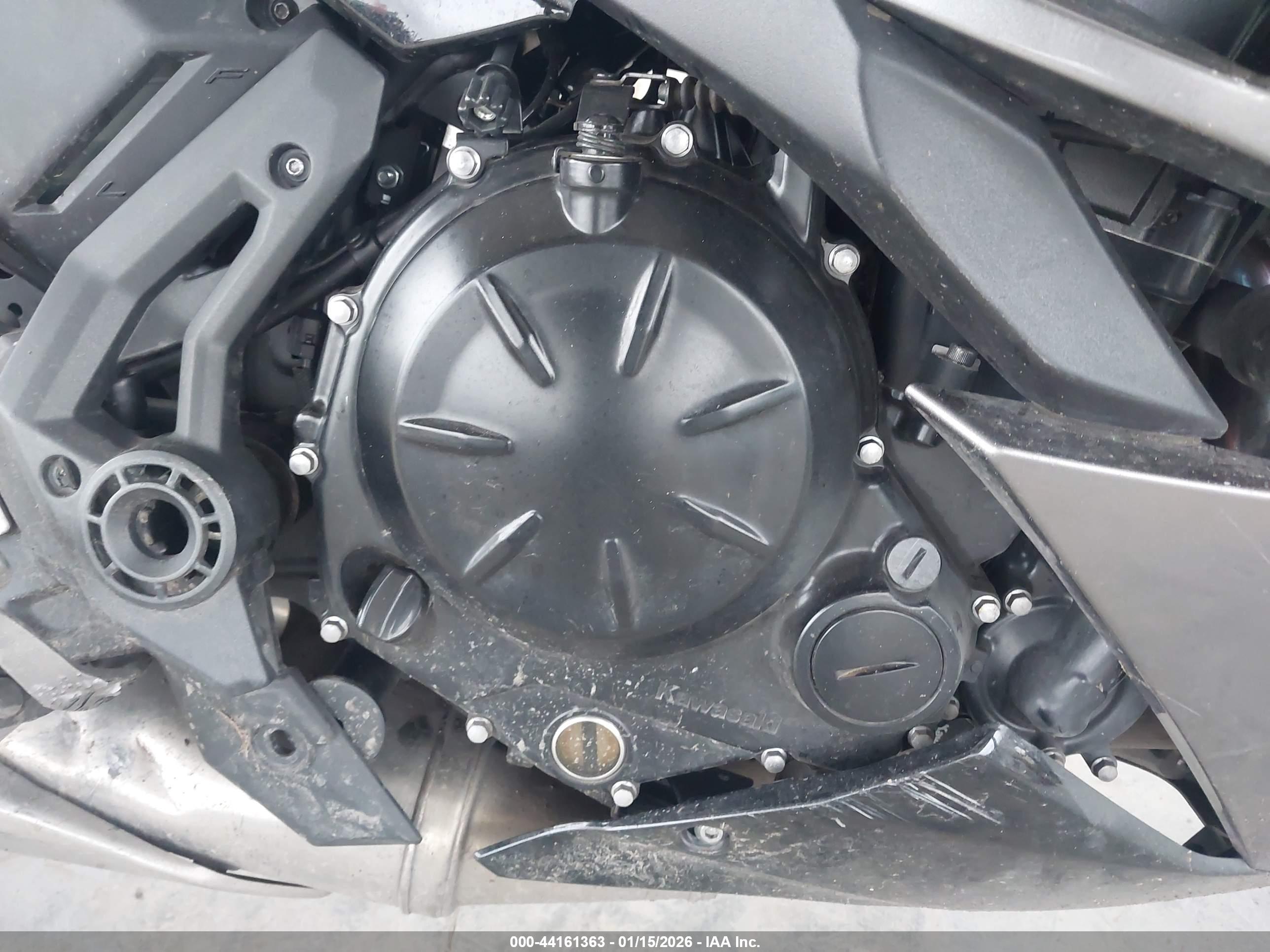 KAWASAKI EX650 image 8