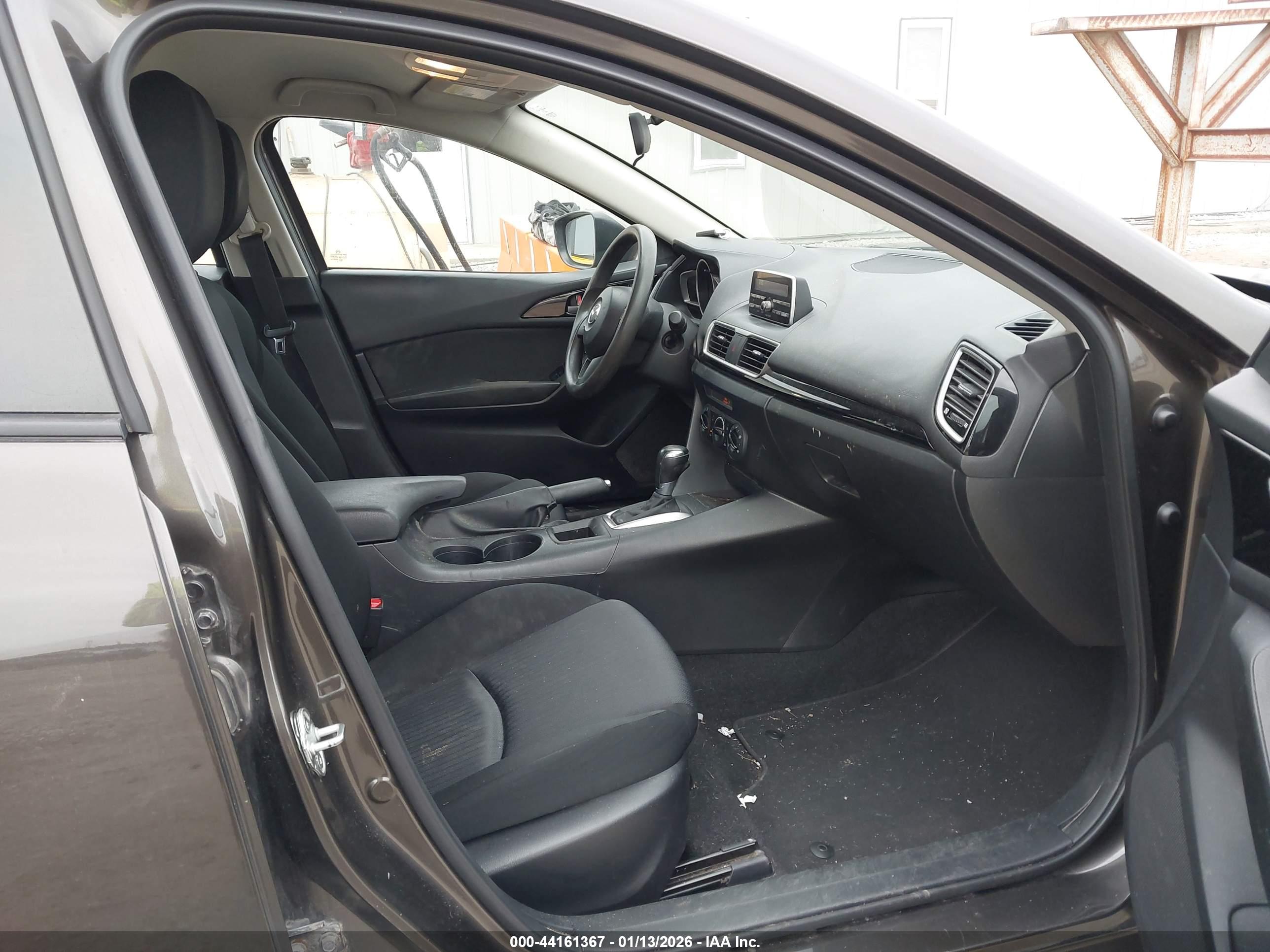 MAZDA MAZDA3 image 5