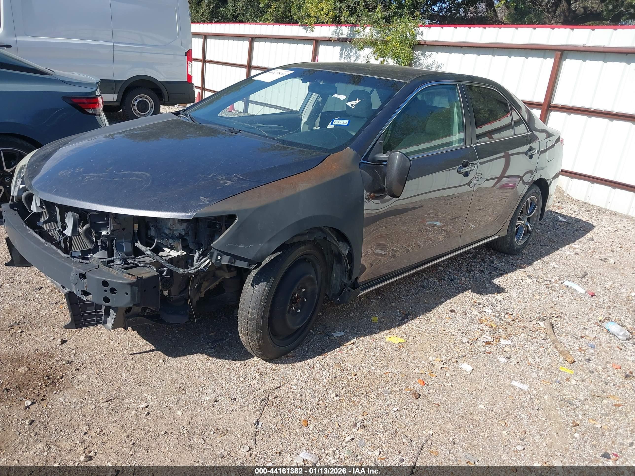 TOYOTA CAMRY image 2