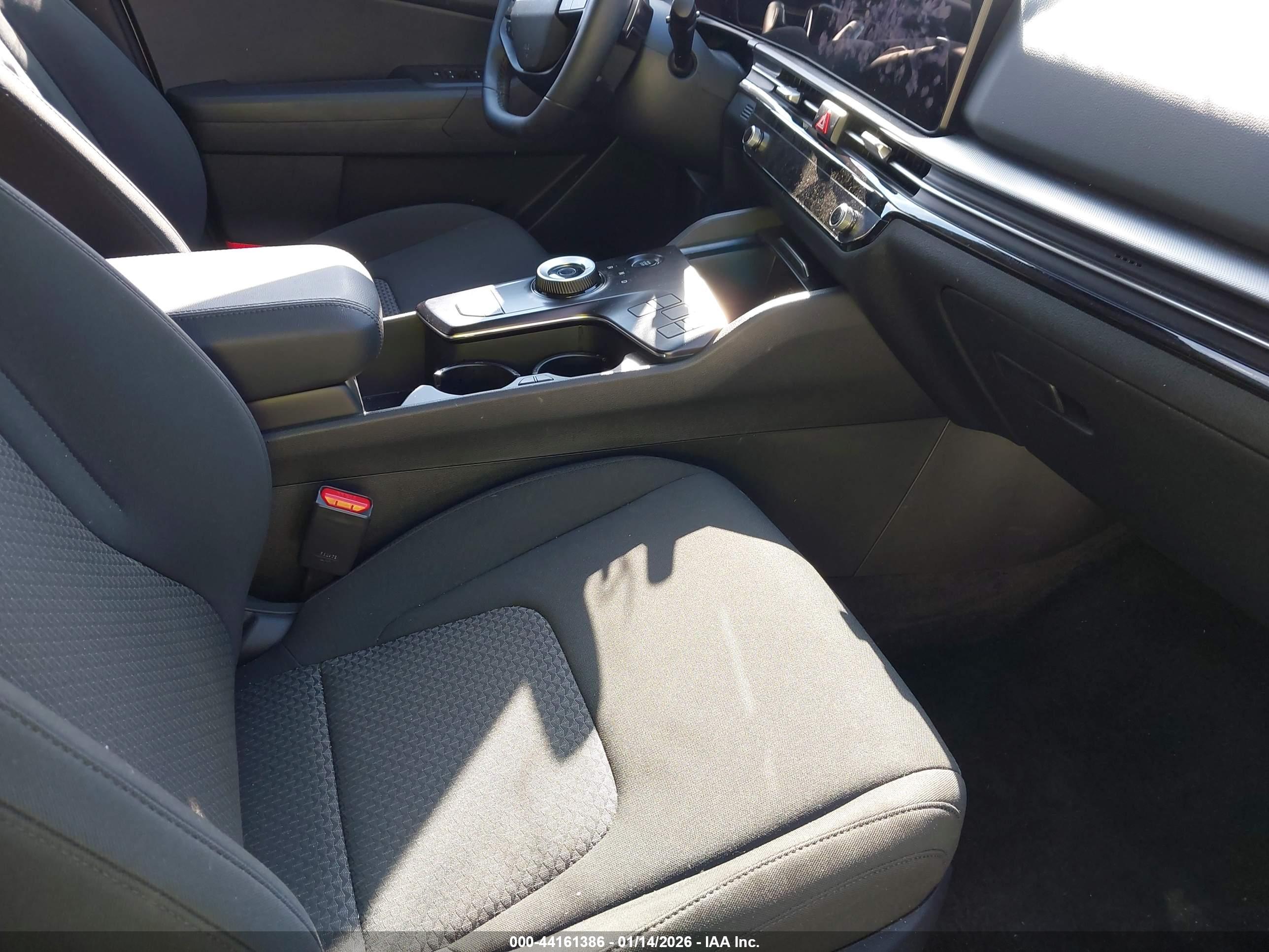 KIA SPORTAGE image 5