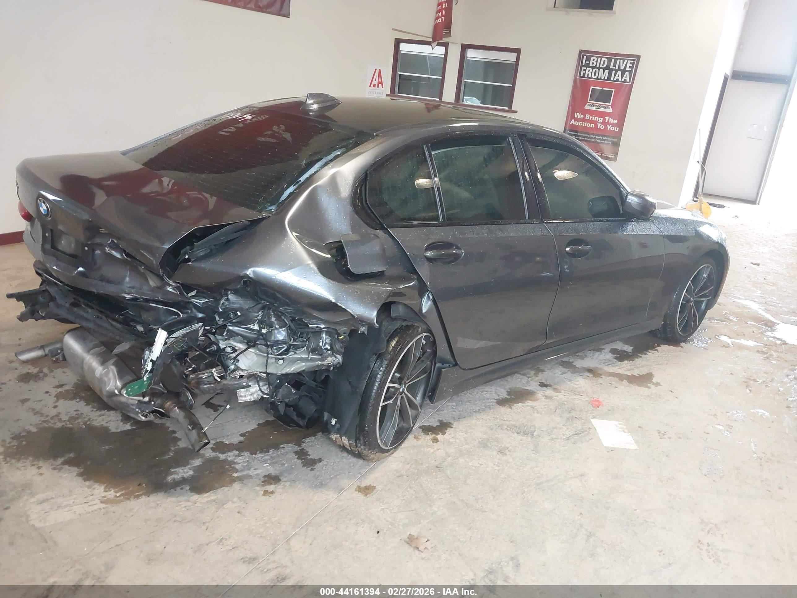 BMW 330I image 4