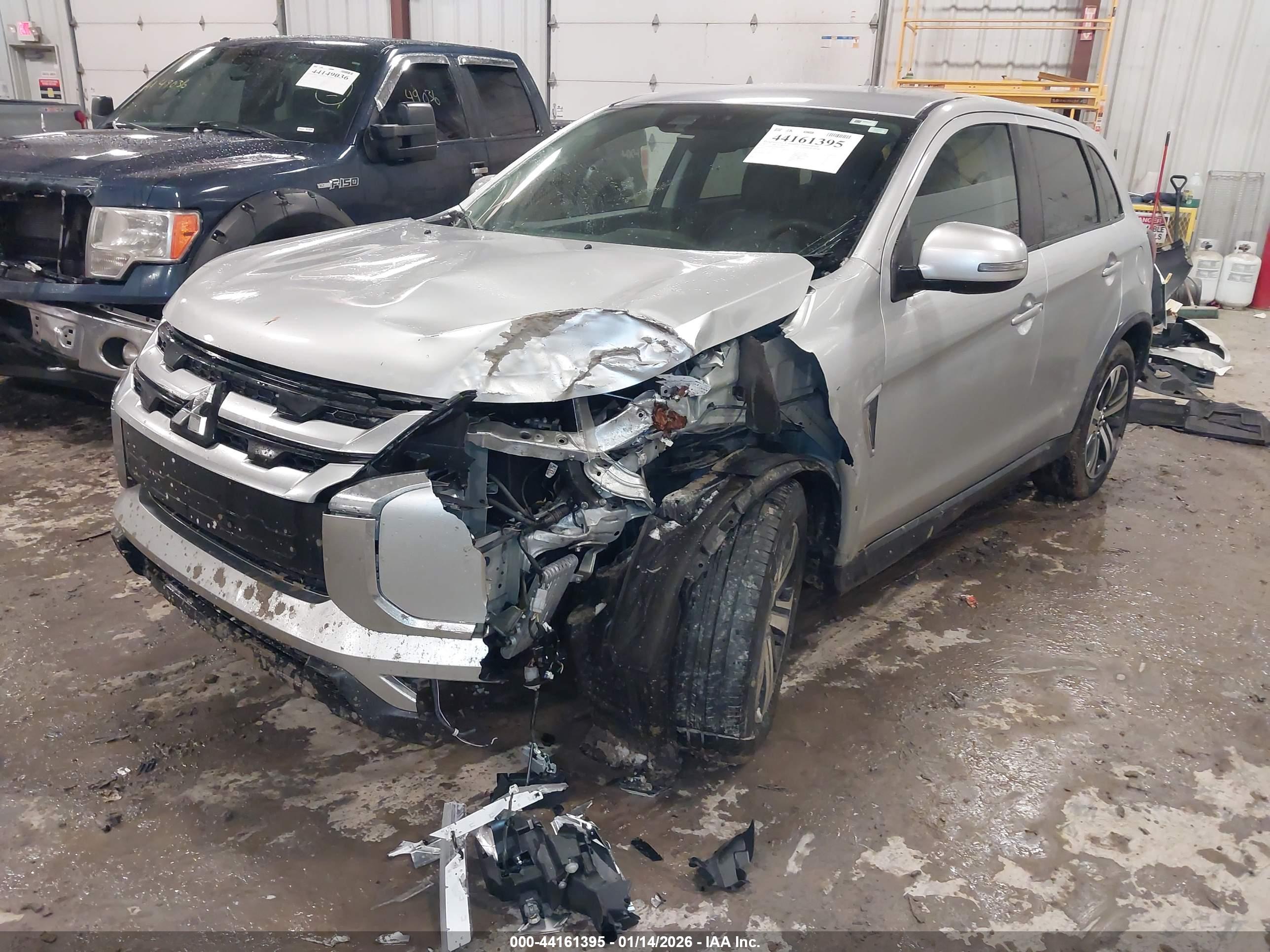 MITSUBISHI OUTLANDER image 2