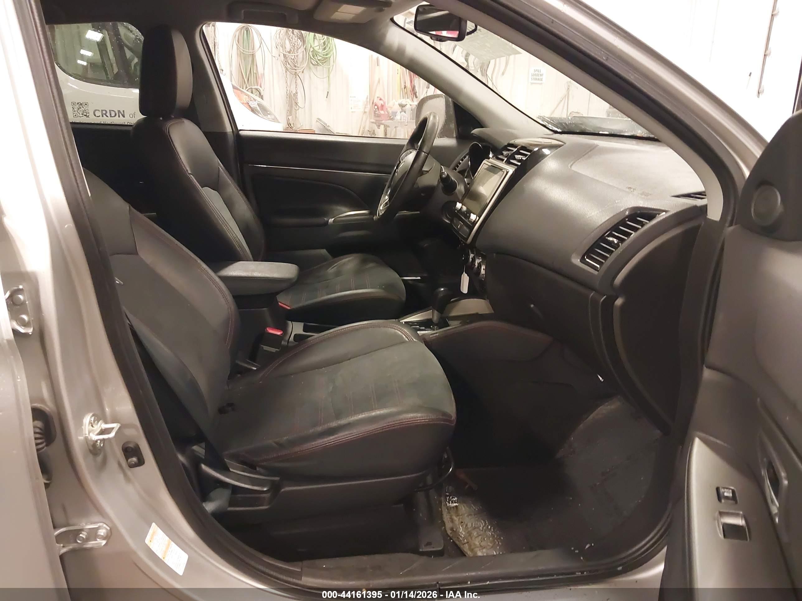 MITSUBISHI OUTLANDER image 5