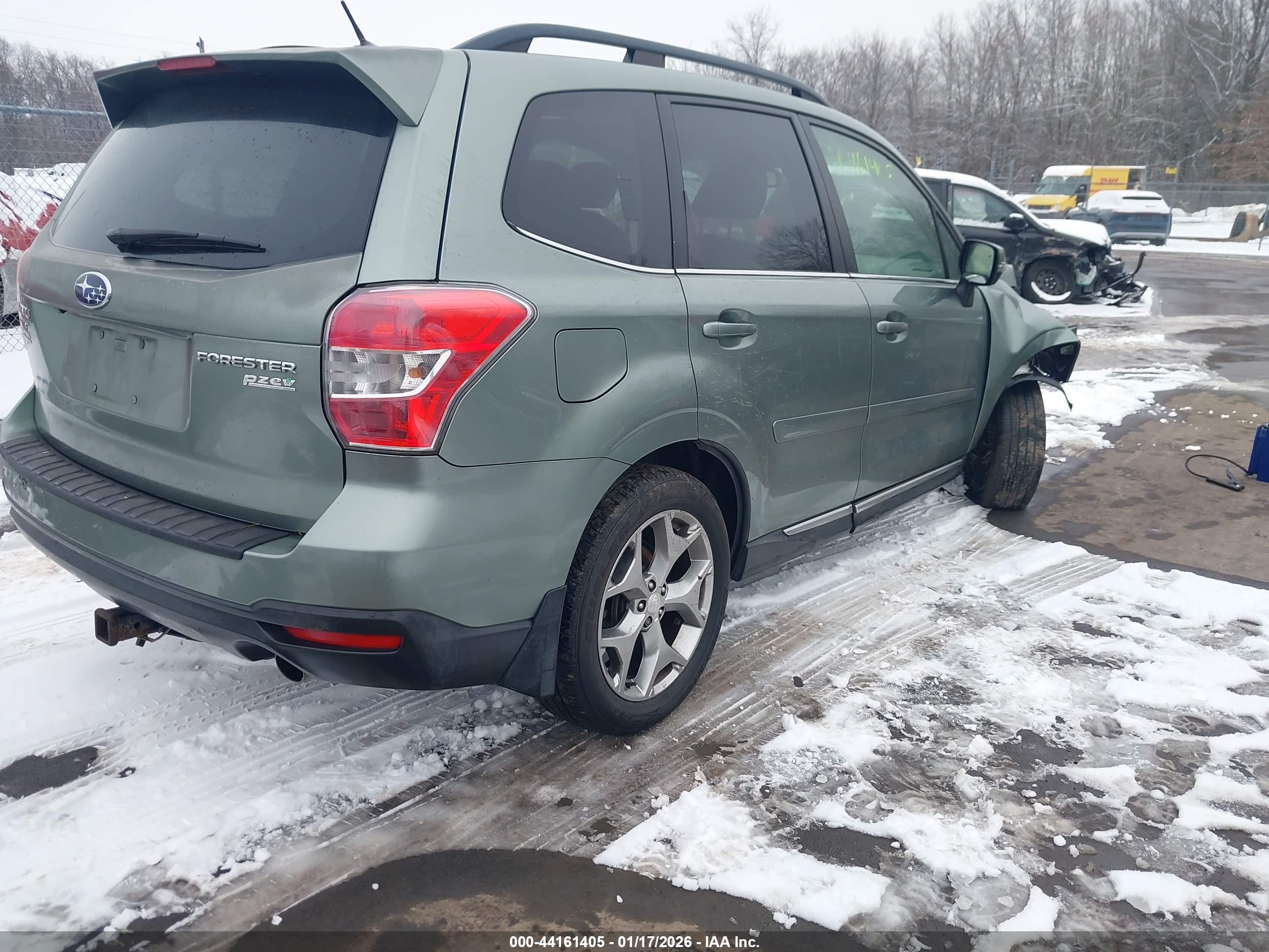 SUBARU FORESTER image 4