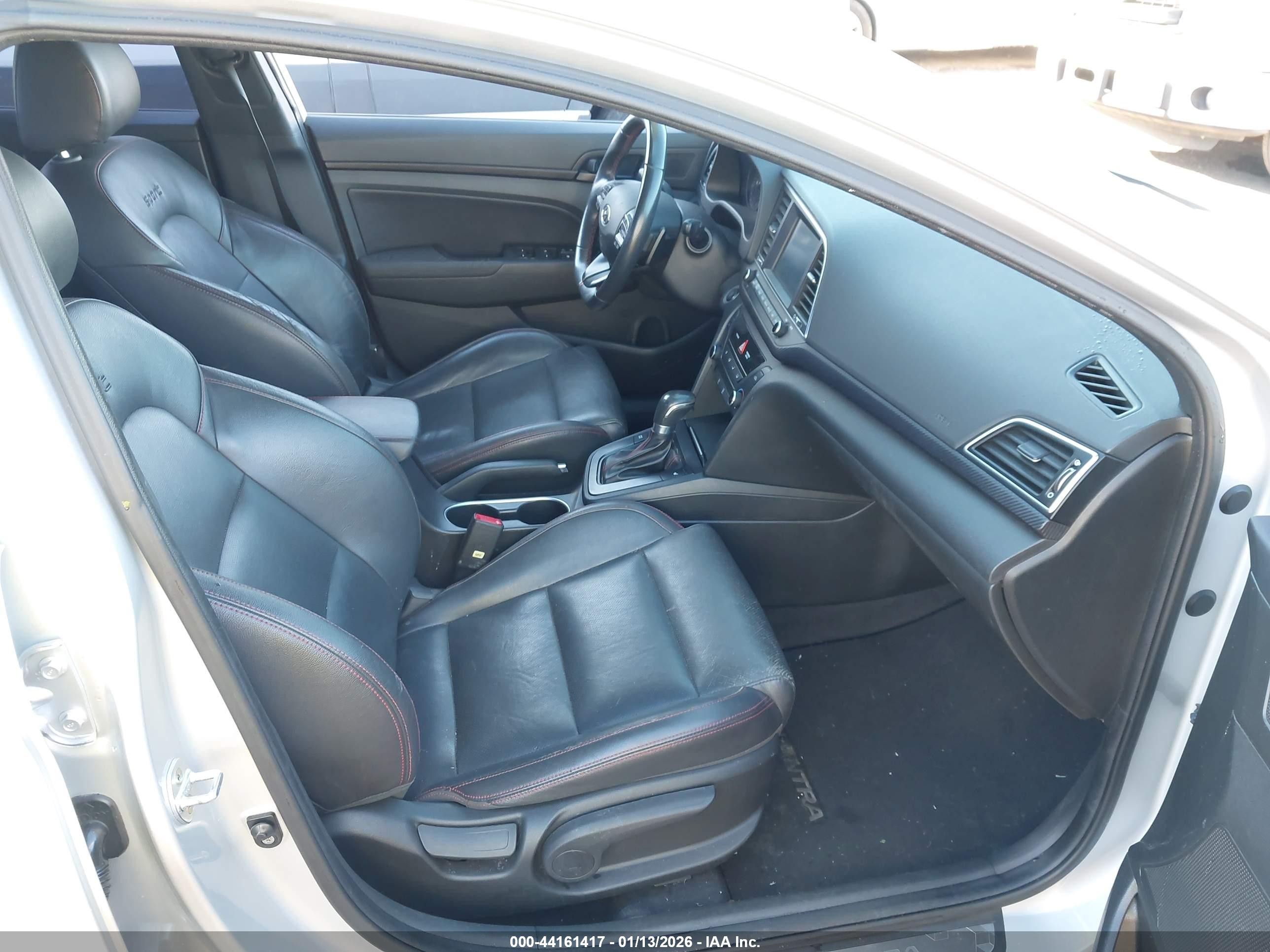 HYUNDAI ELANTRA image 5