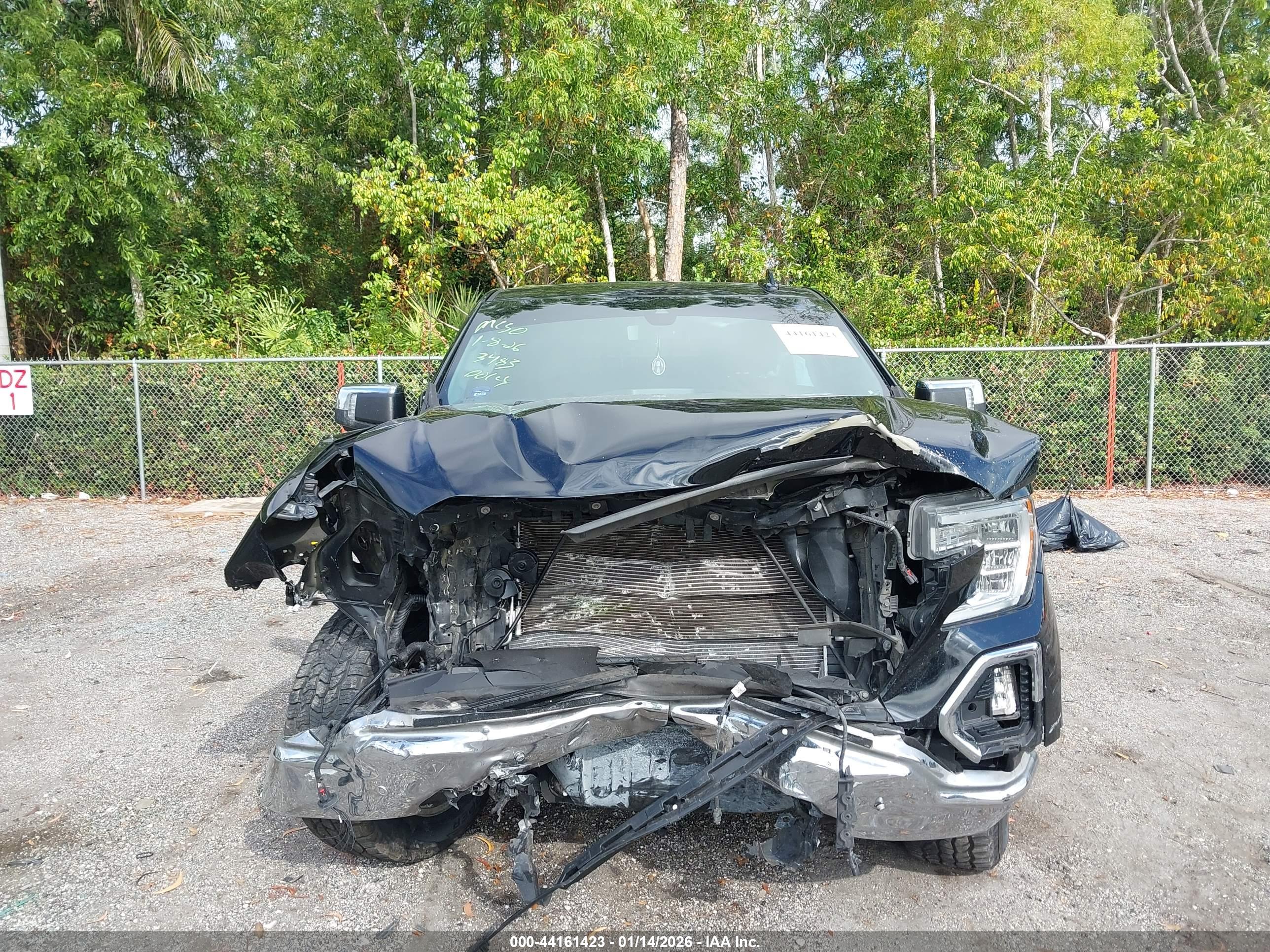 GMC SIERRA image 6