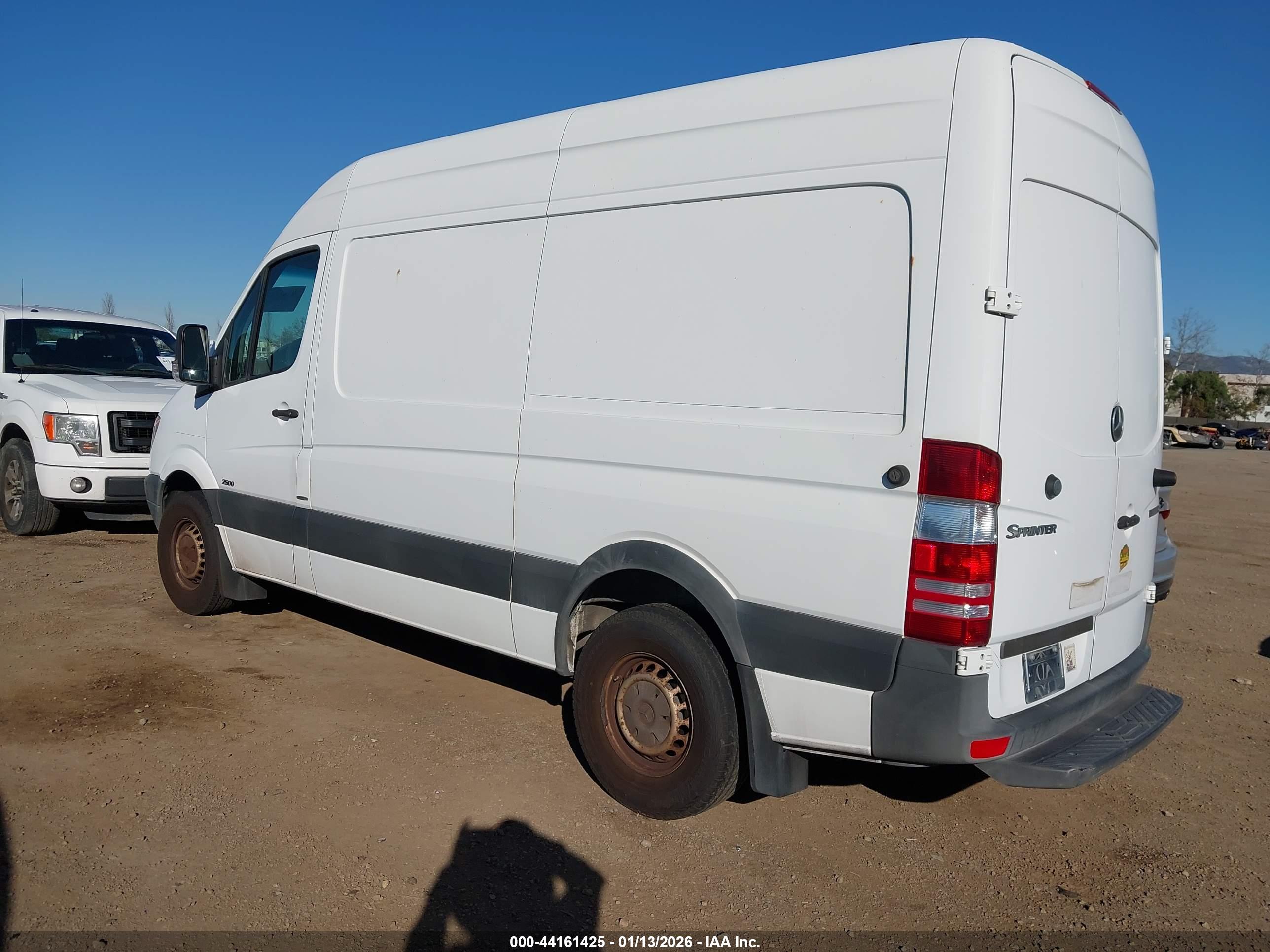 MERCEDES-BENZ SPRINTER image 3