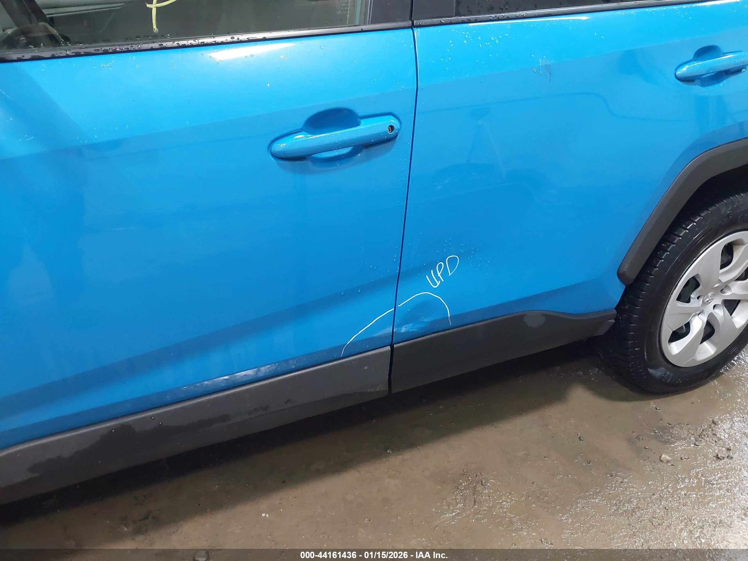 TOYOTA RAV4 image 6