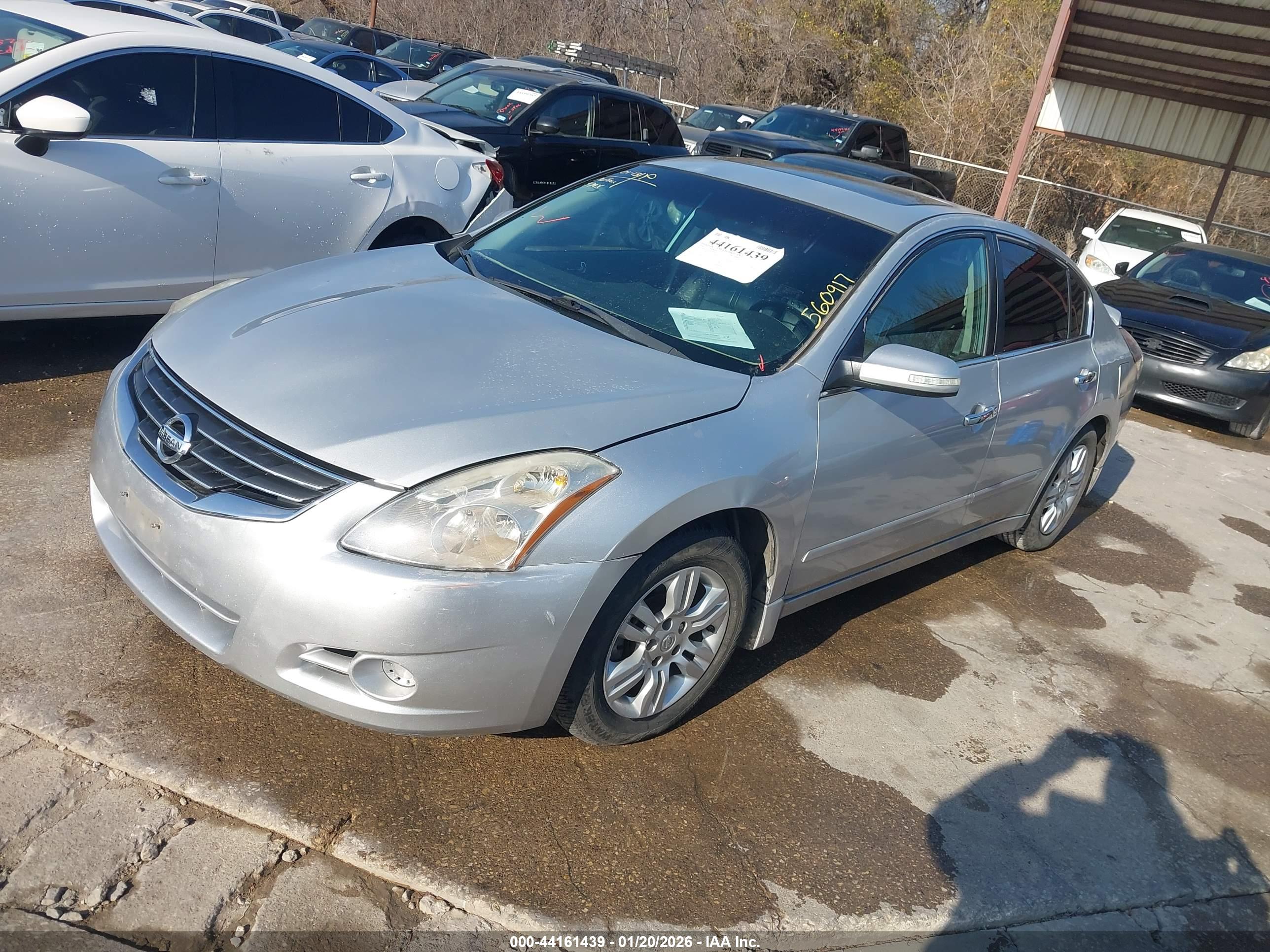 NISSAN ALTIMA image 2