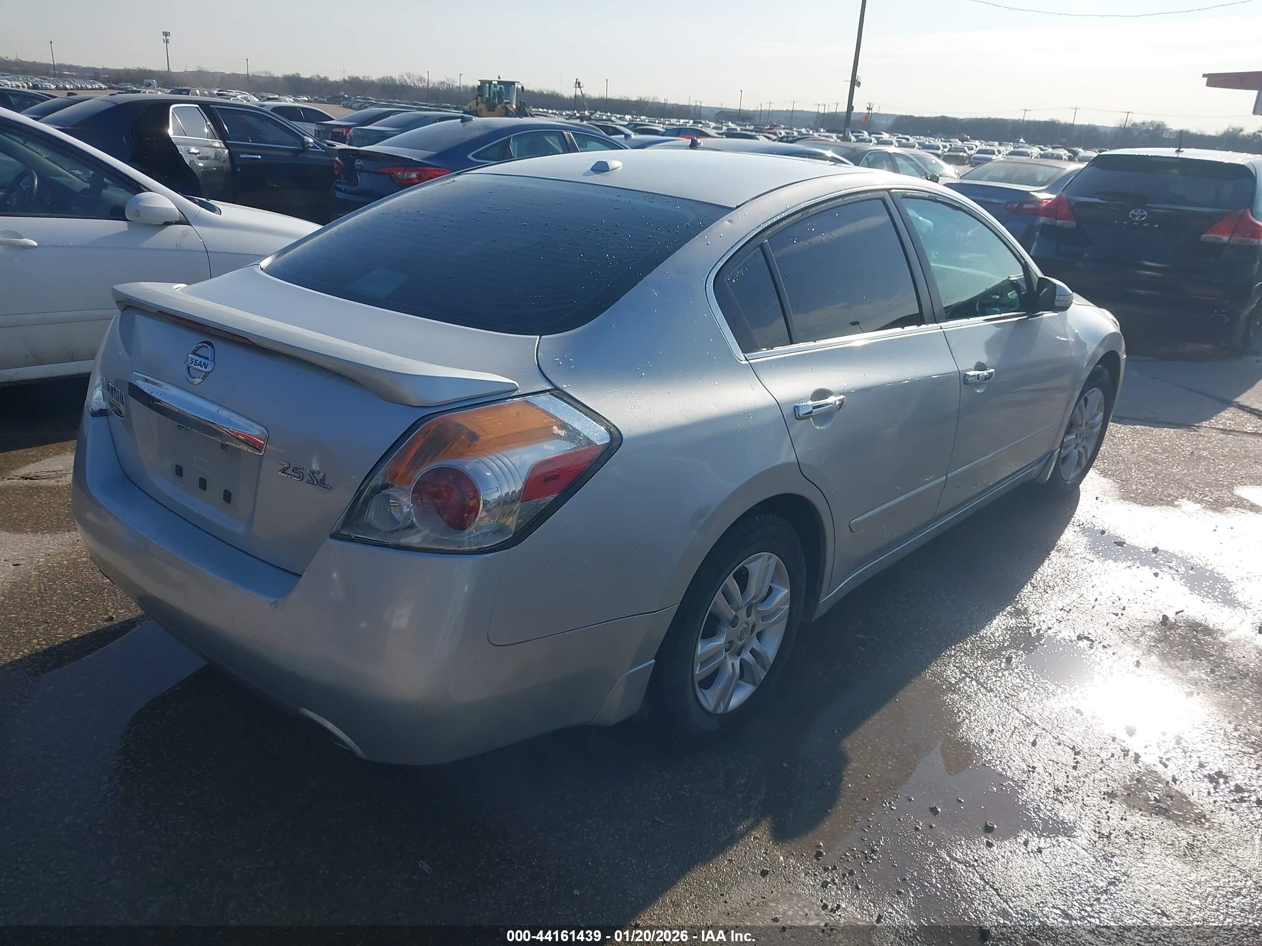 NISSAN ALTIMA image 4