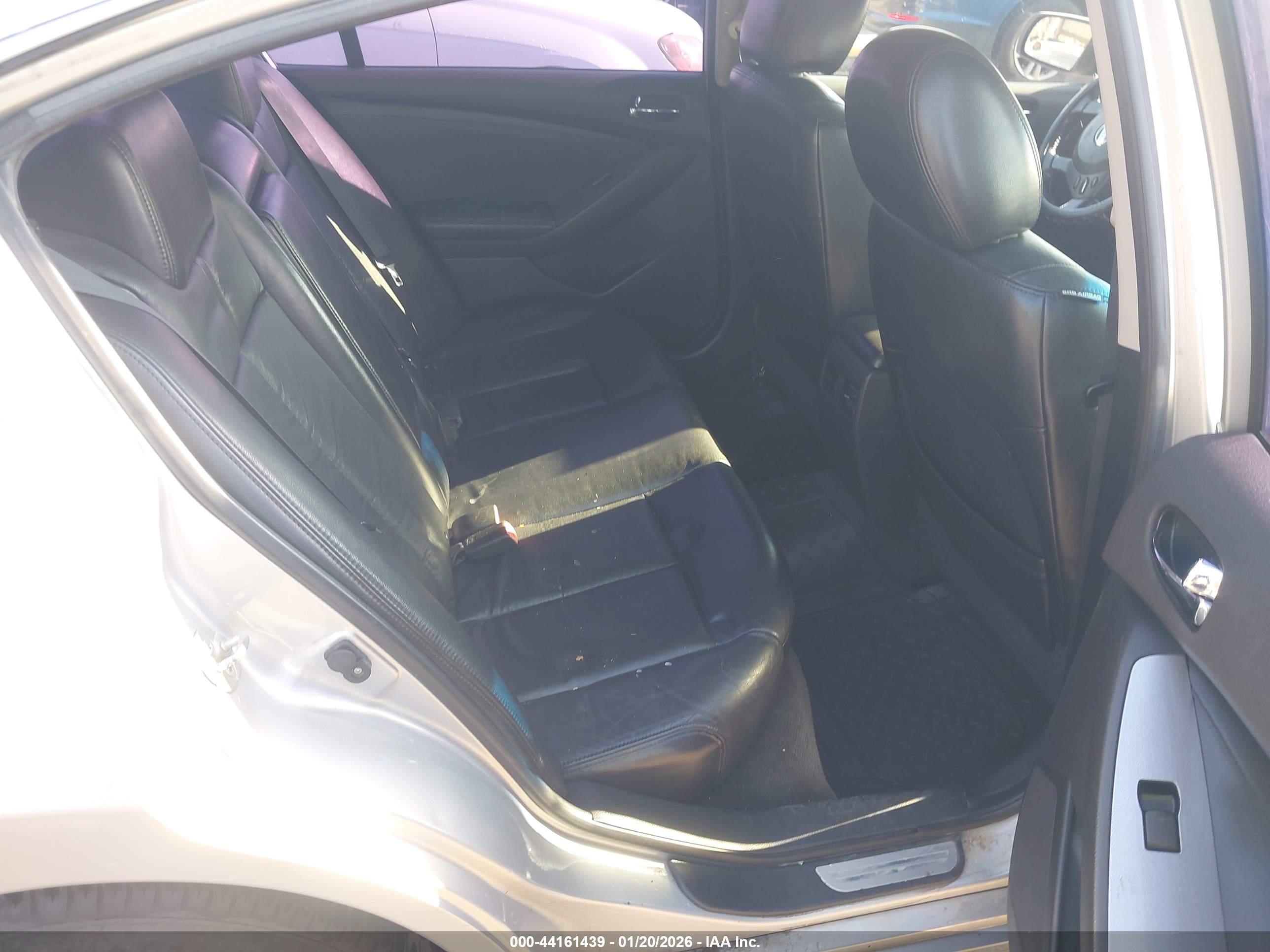 NISSAN ALTIMA image 8