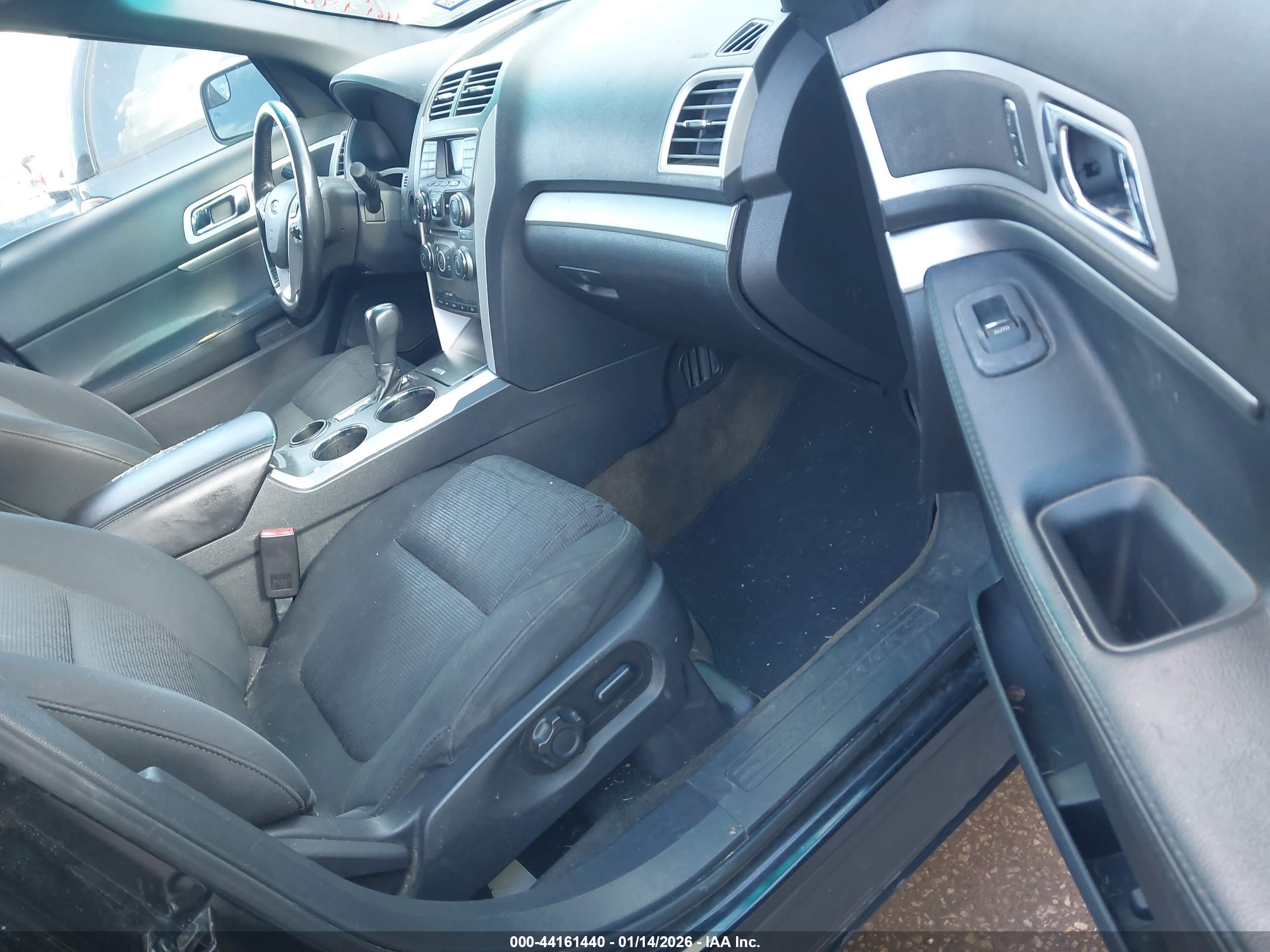 FORD EXPLORER image 5