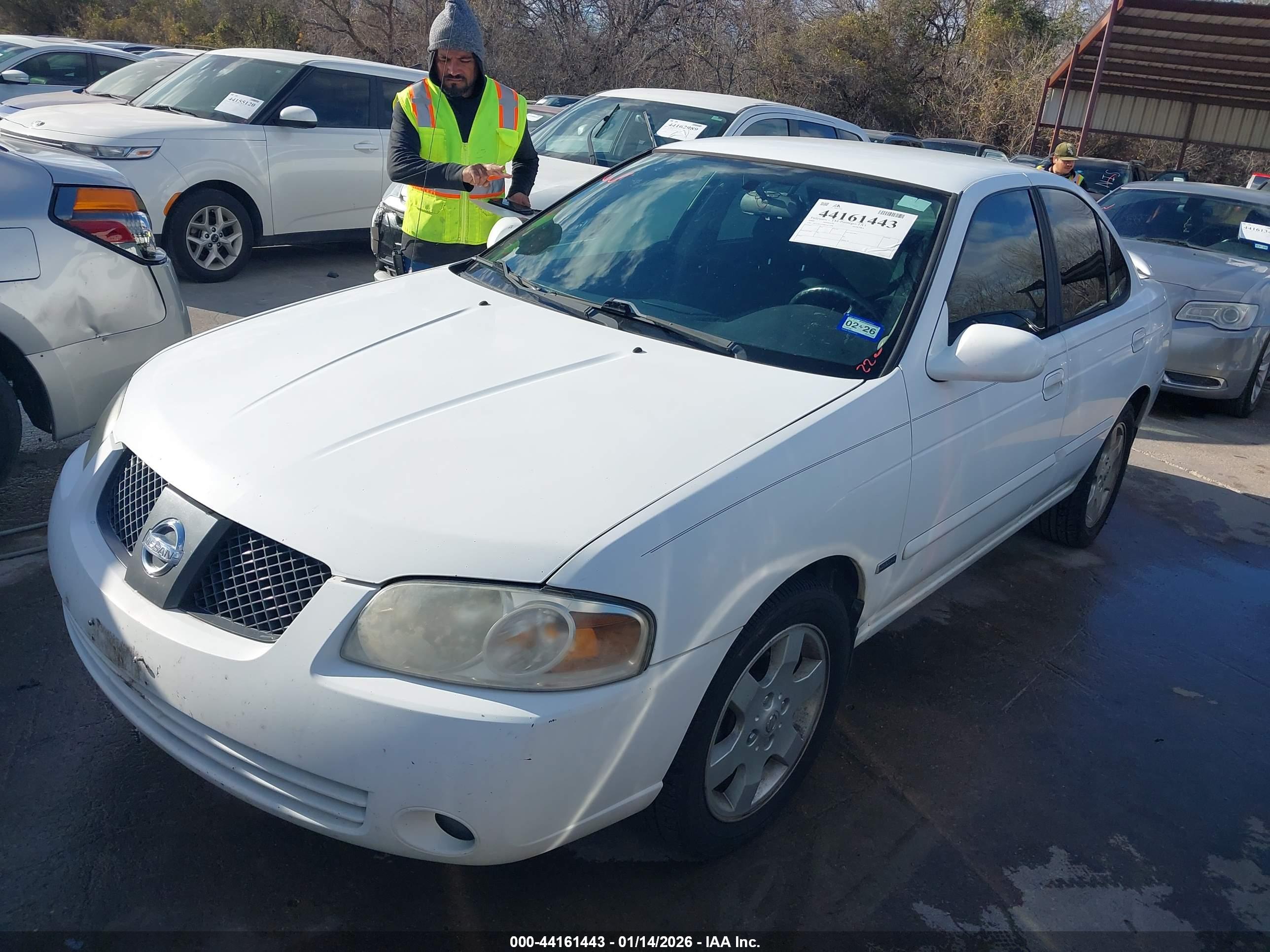 NISSAN SENTRA image 2