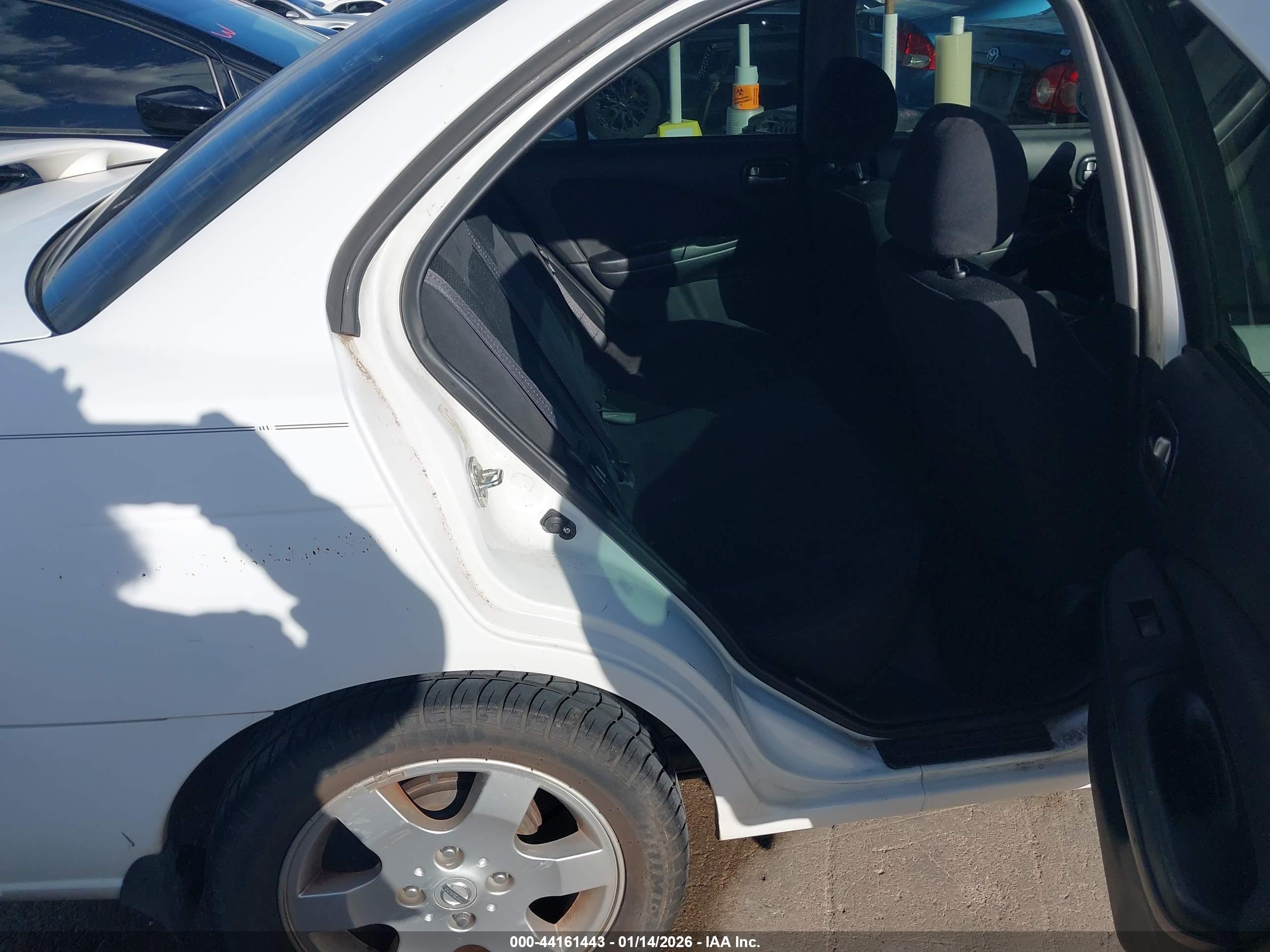 NISSAN SENTRA image 8