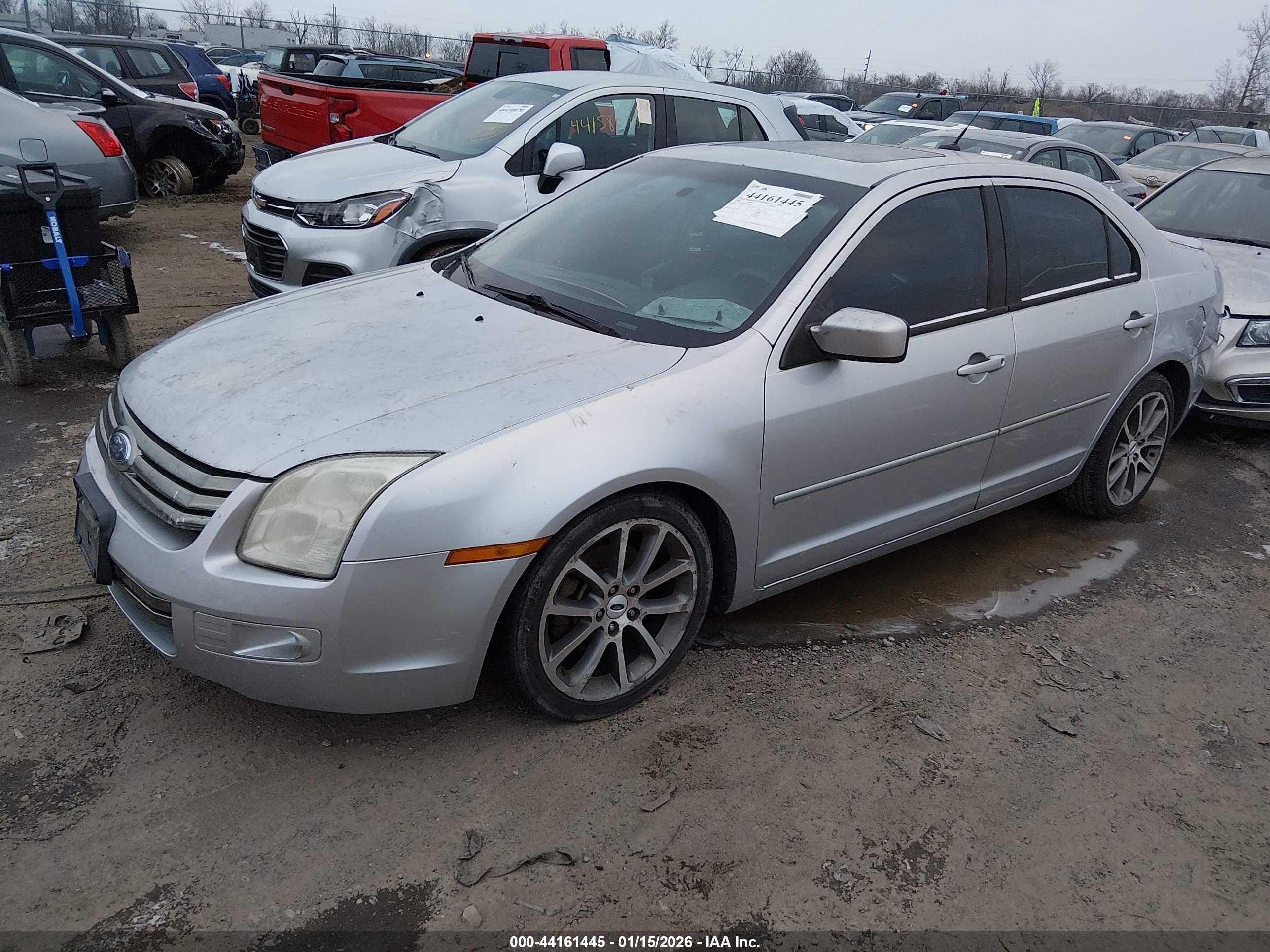 FORD FUSION image 2
