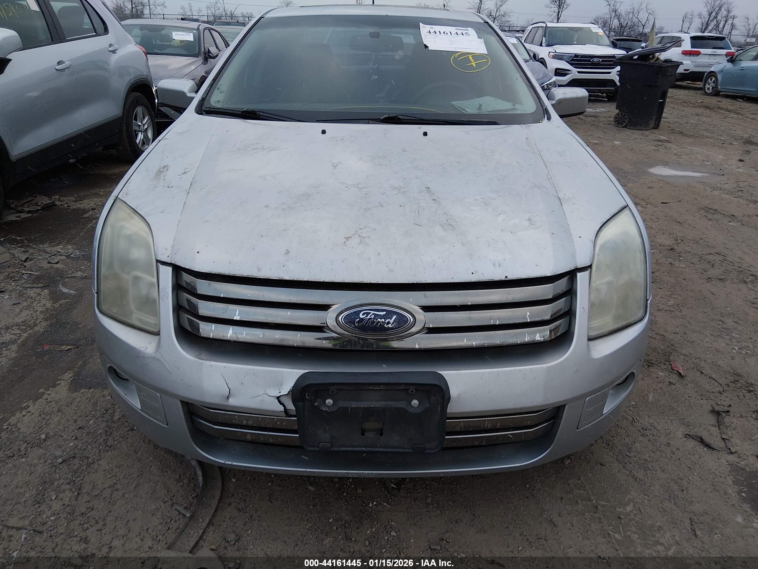 FORD FUSION image 6