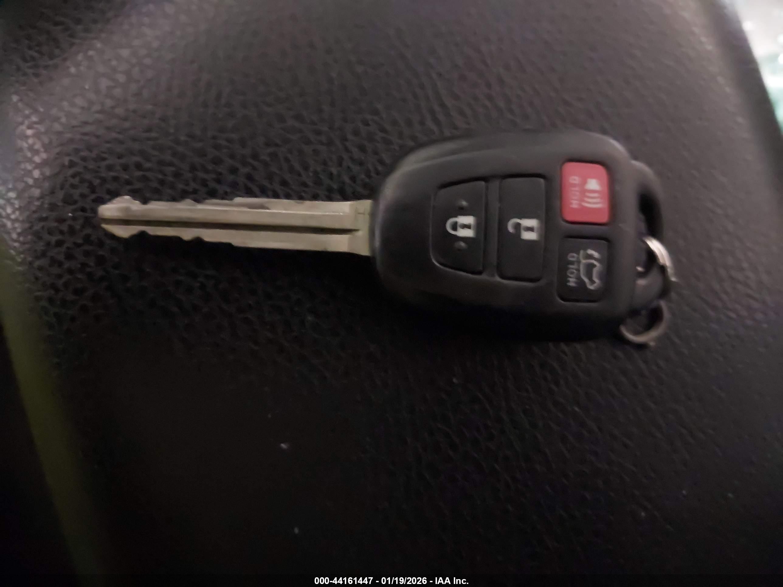 TOYOTA RAV4 image 11