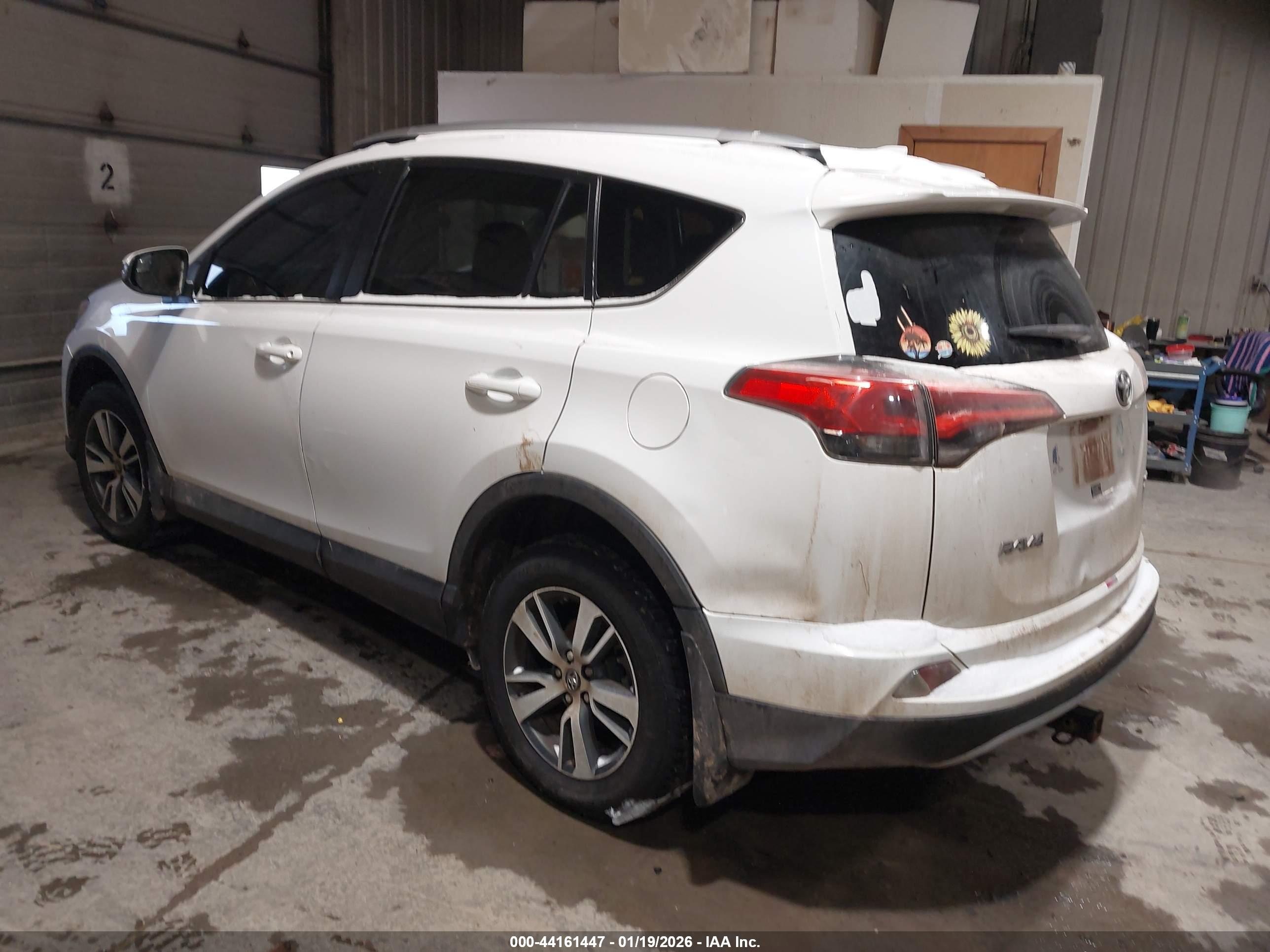 TOYOTA RAV4 image 3