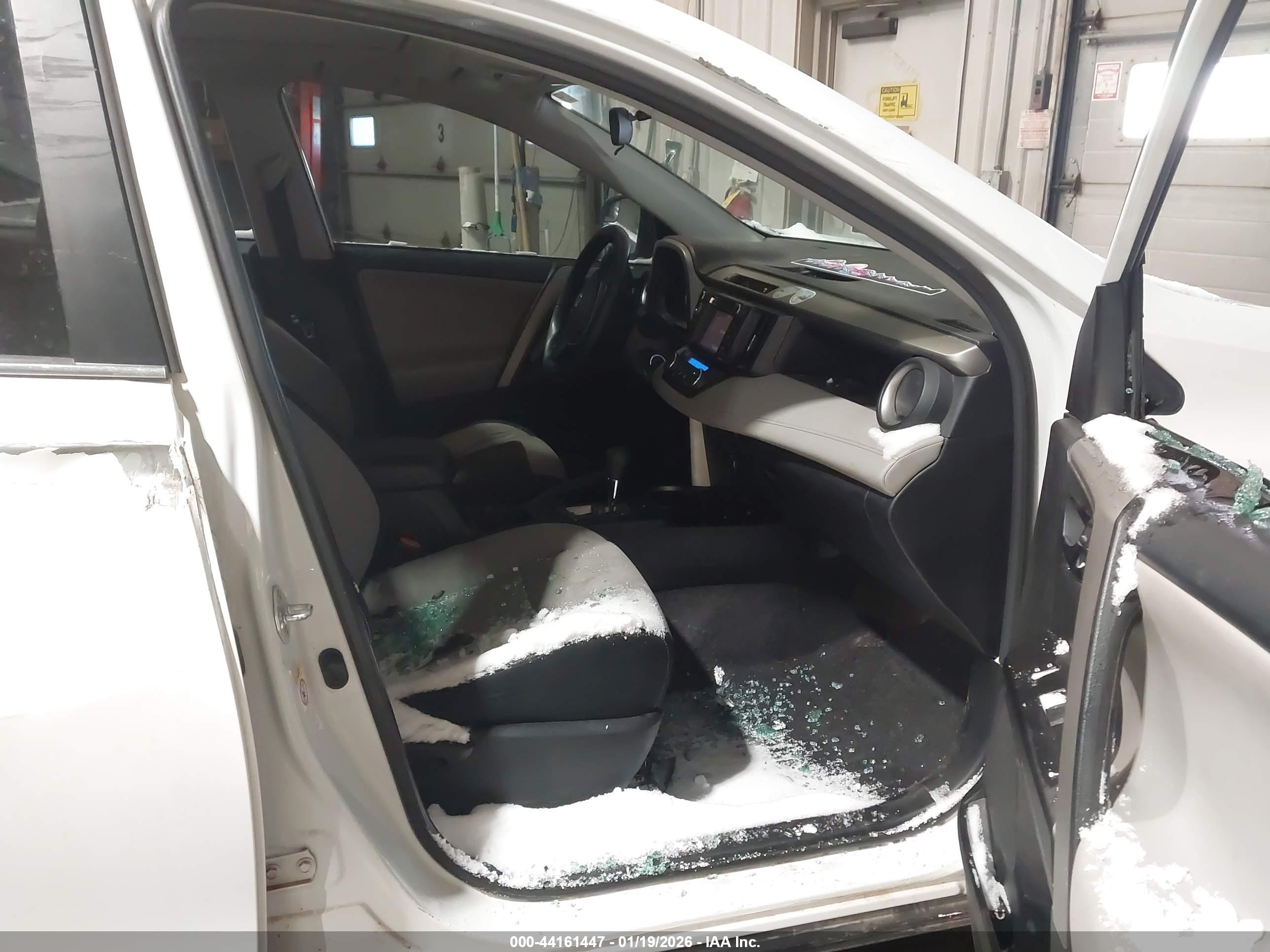 TOYOTA RAV4 image 5