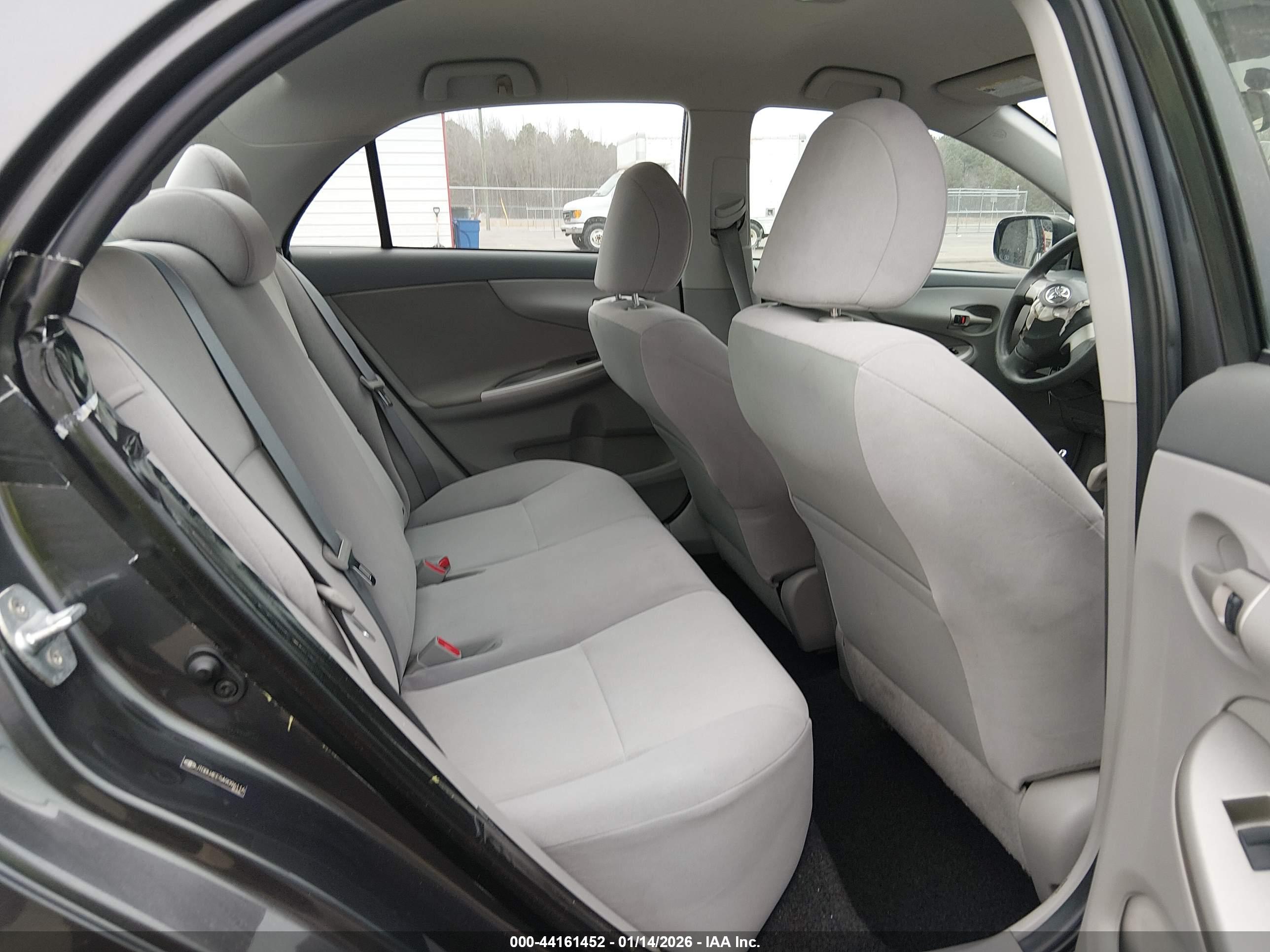 TOYOTA COROLLA image 8