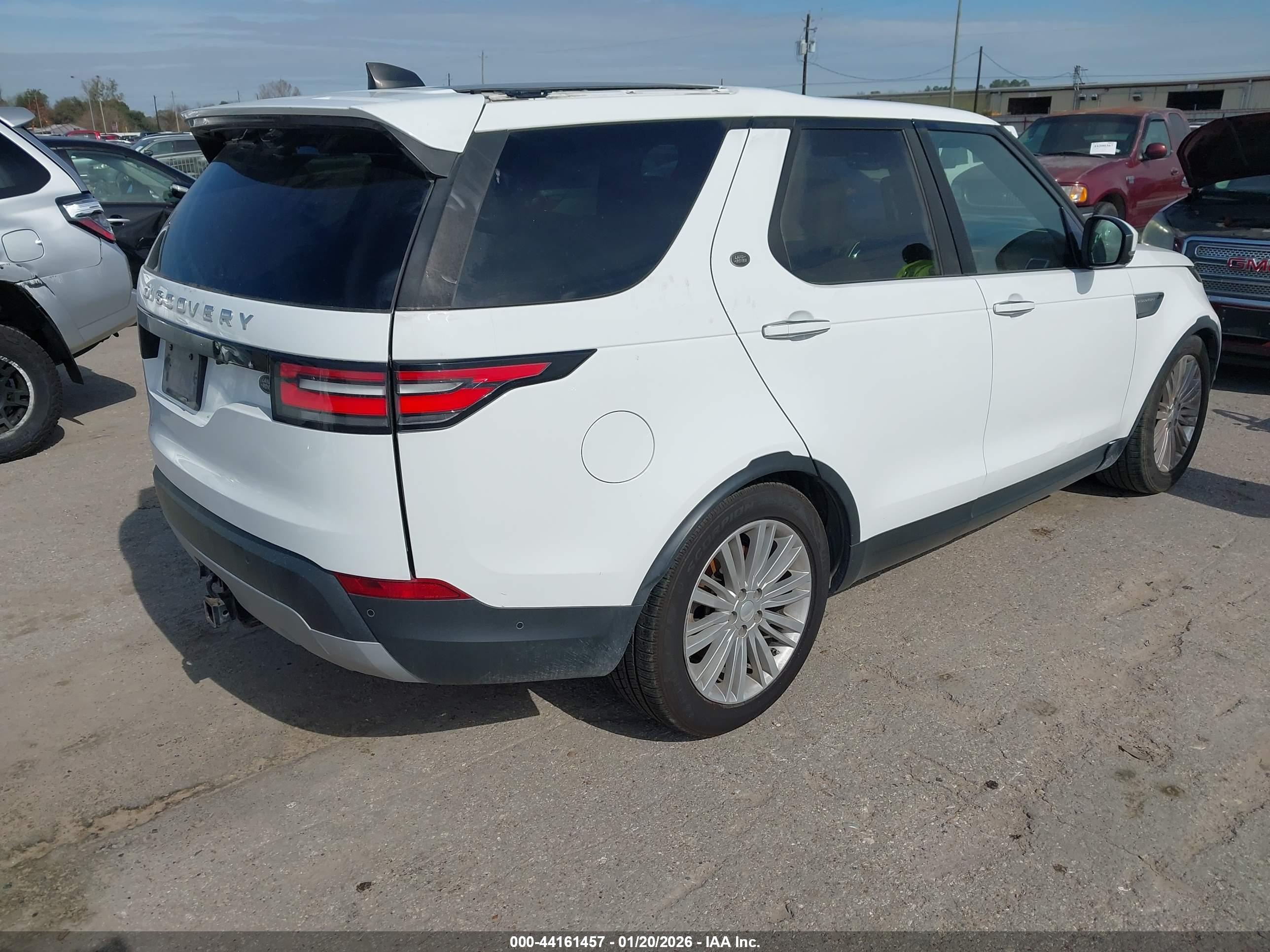 LAND ROVER image 4