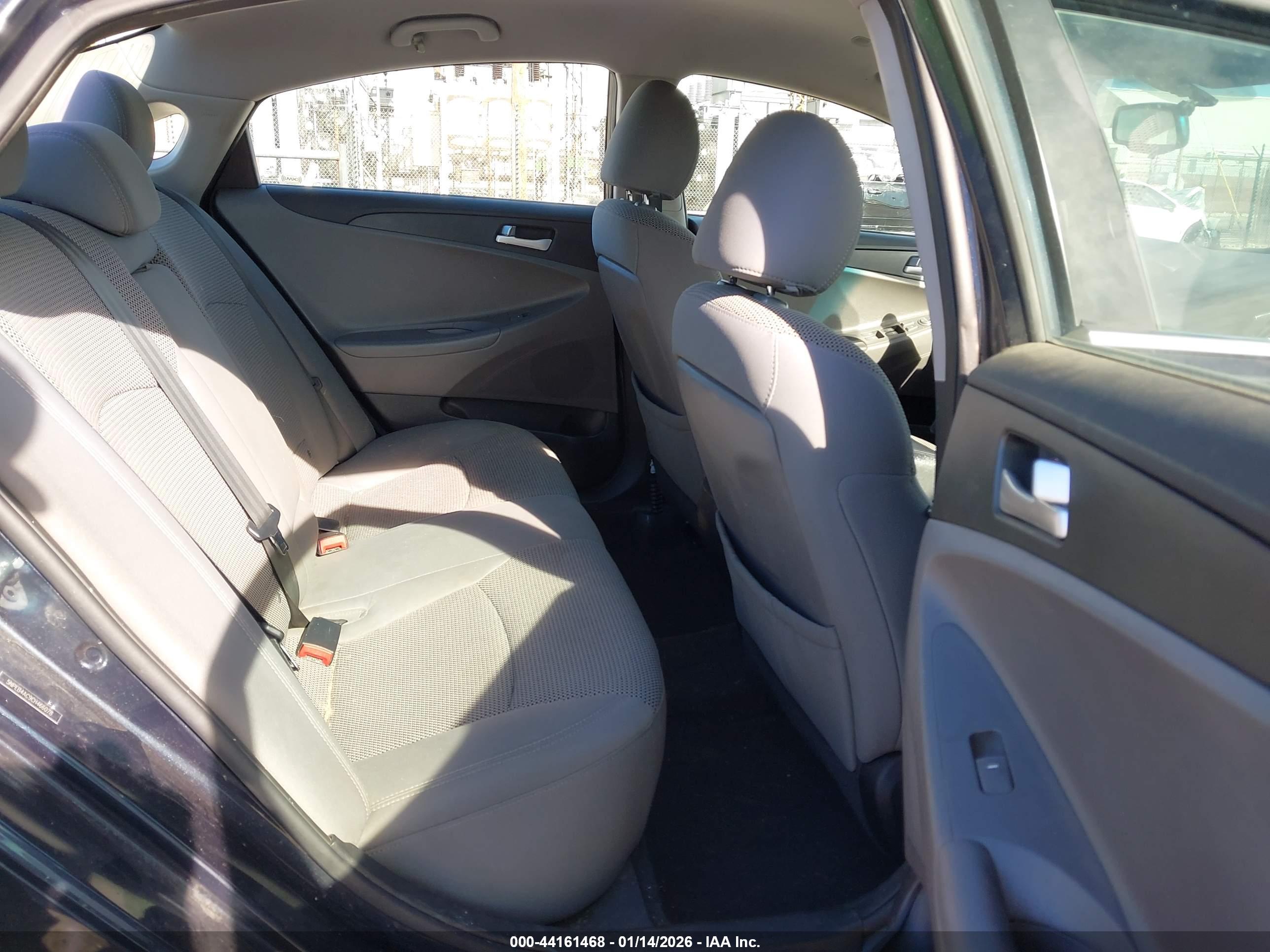 HYUNDAI SONATA image 8
