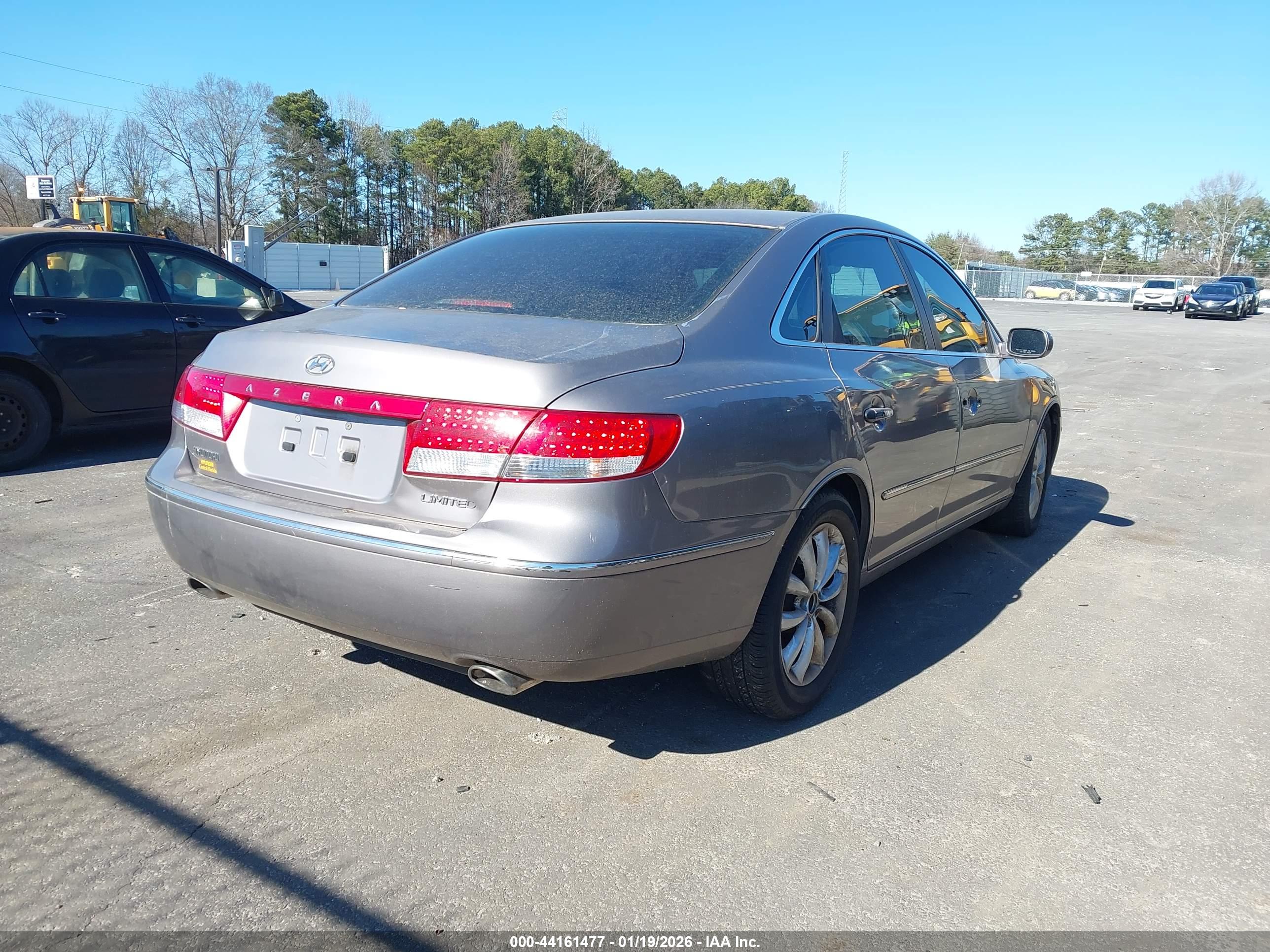 HYUNDAI AZERA image 4