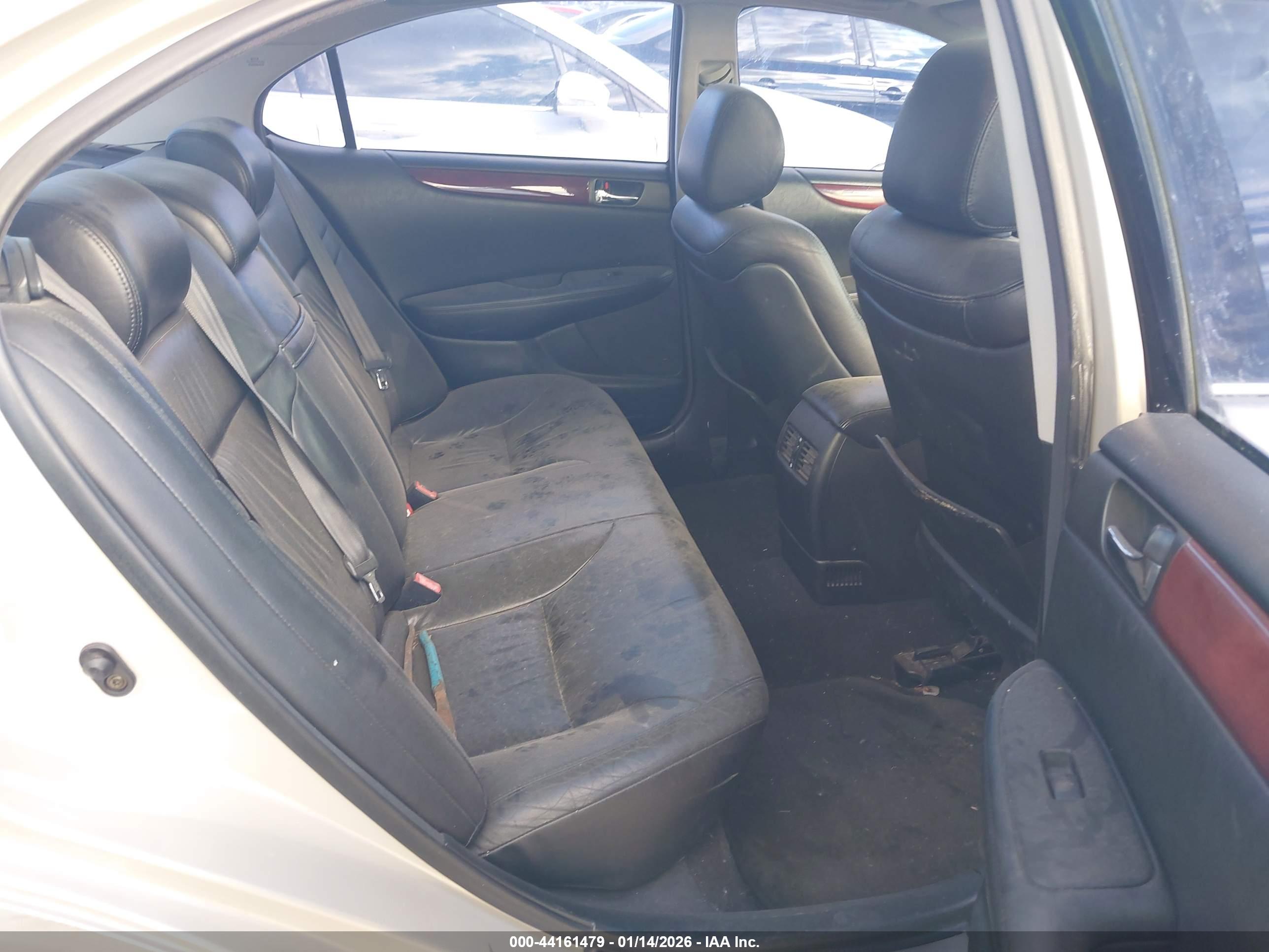 LEXUS ES image 8