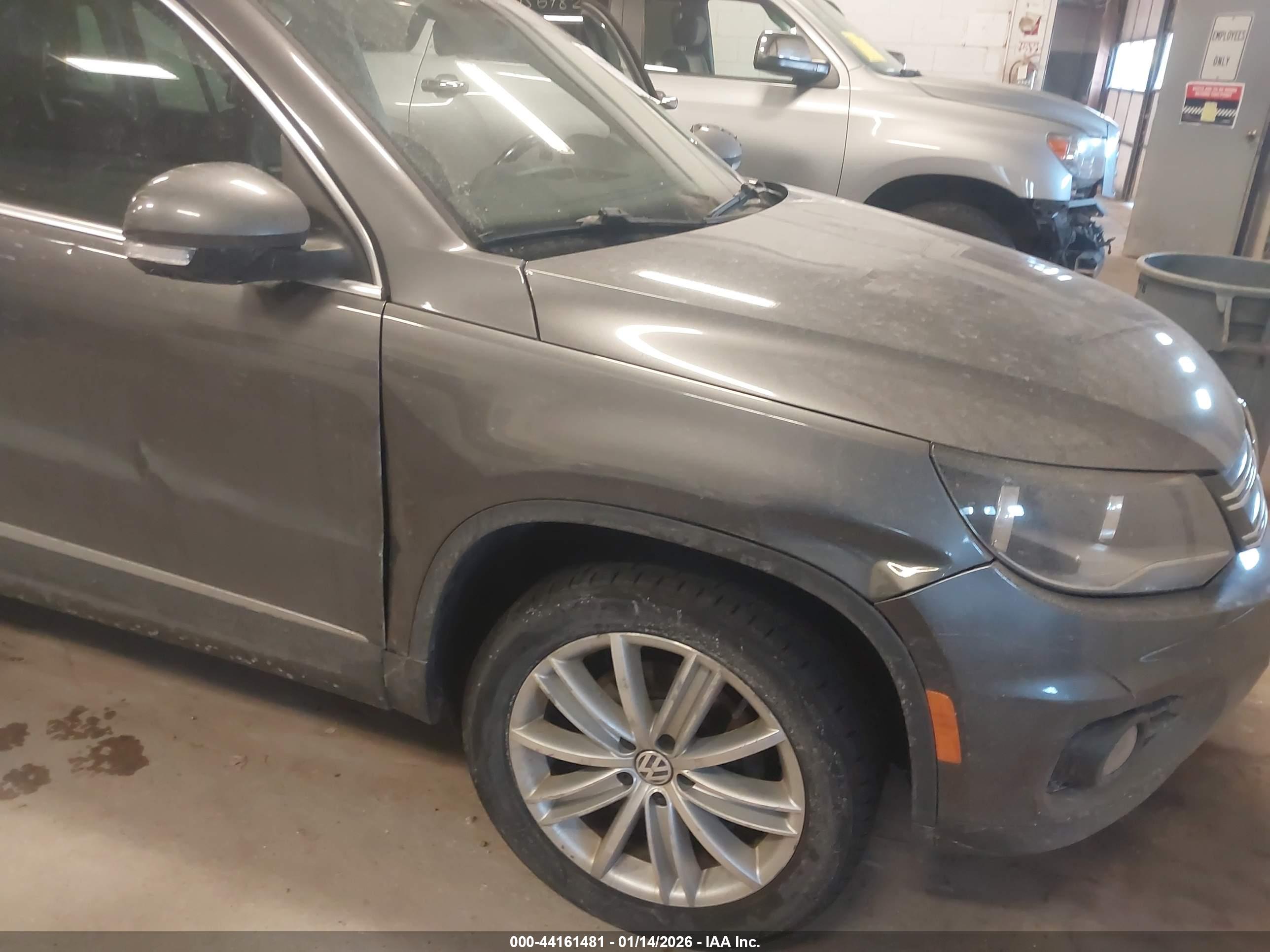 VOLKSWAGEN TIGUAN image 6