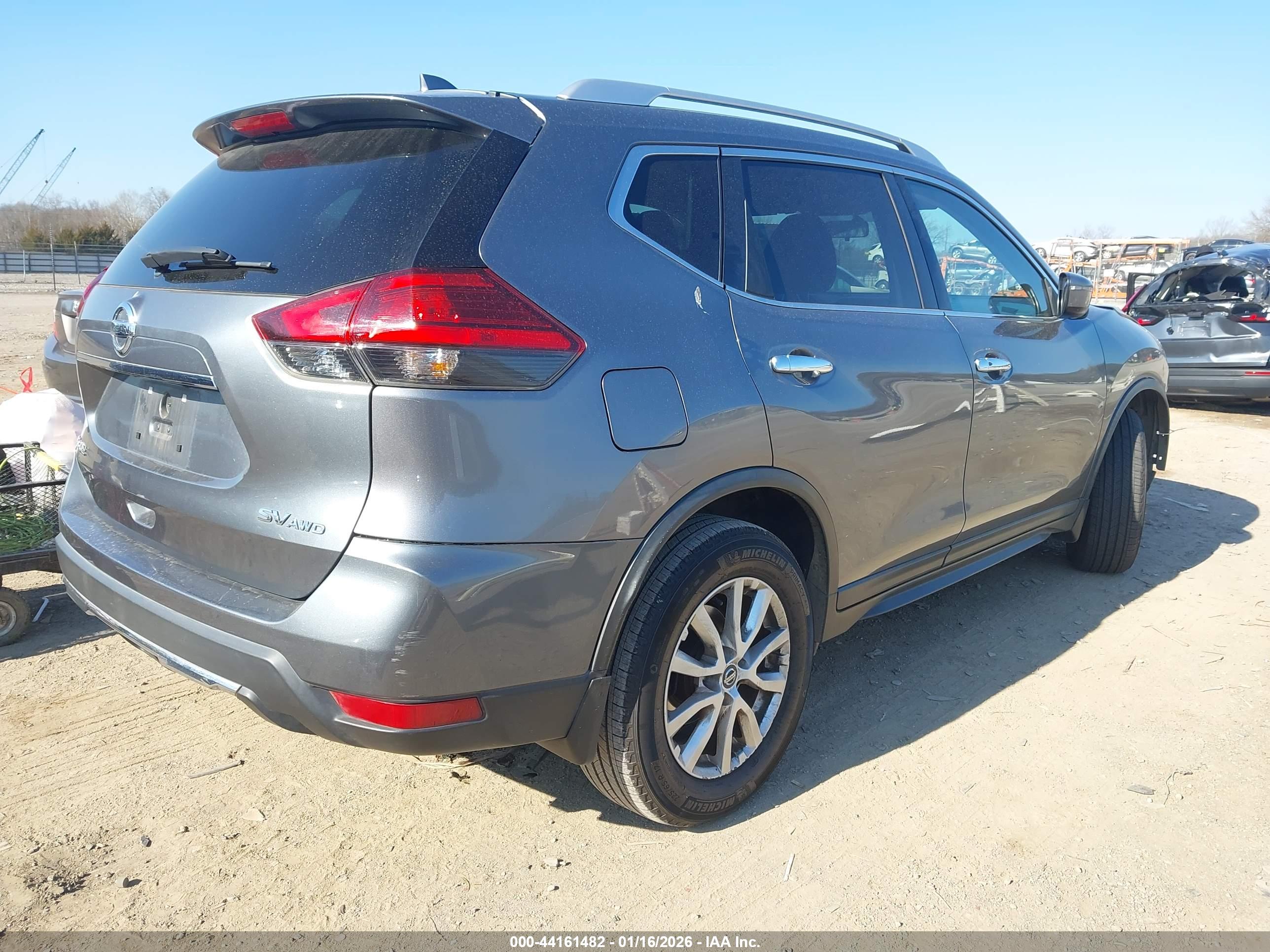NISSAN ROGUE image 4
