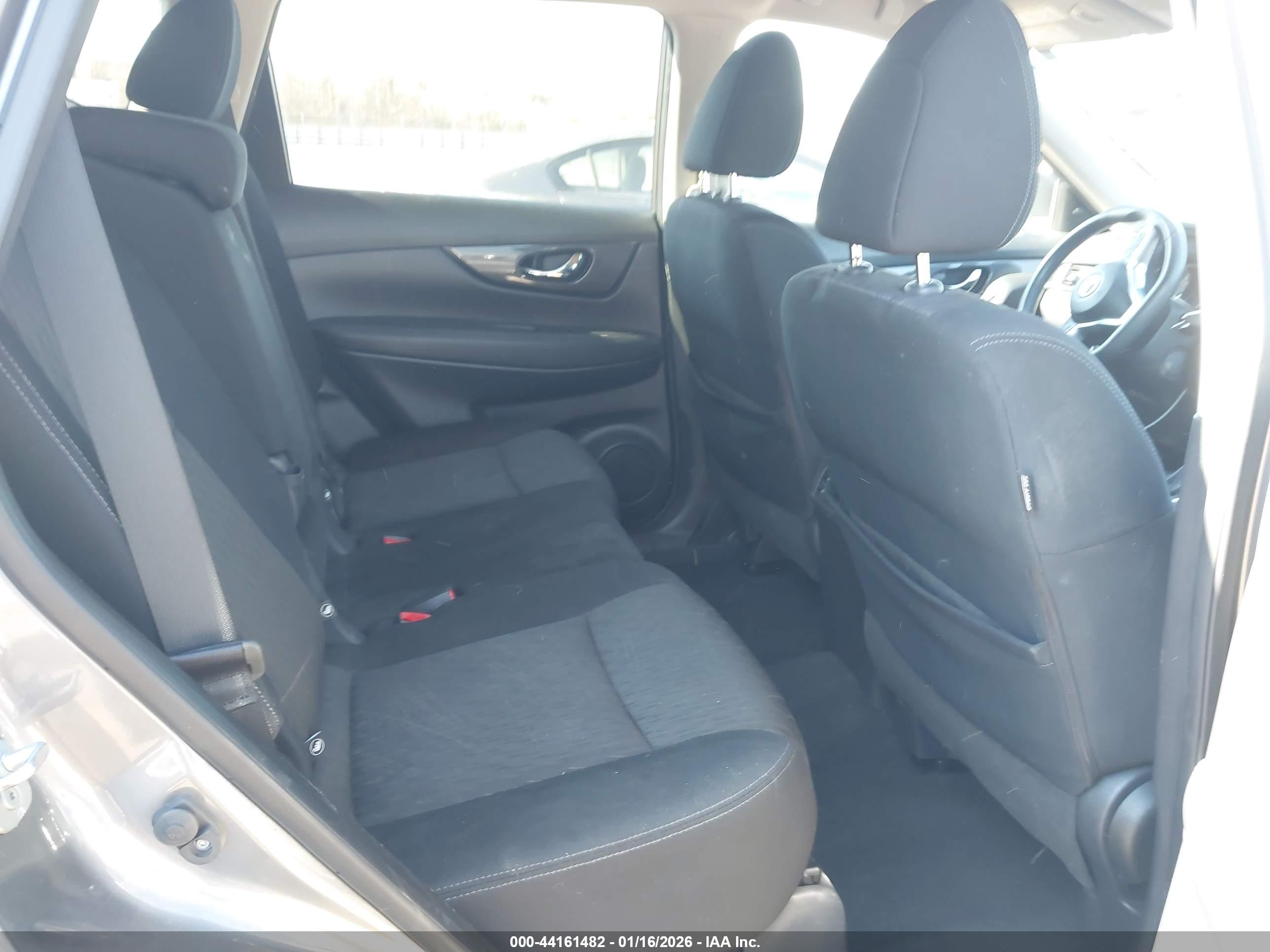 NISSAN ROGUE image 8