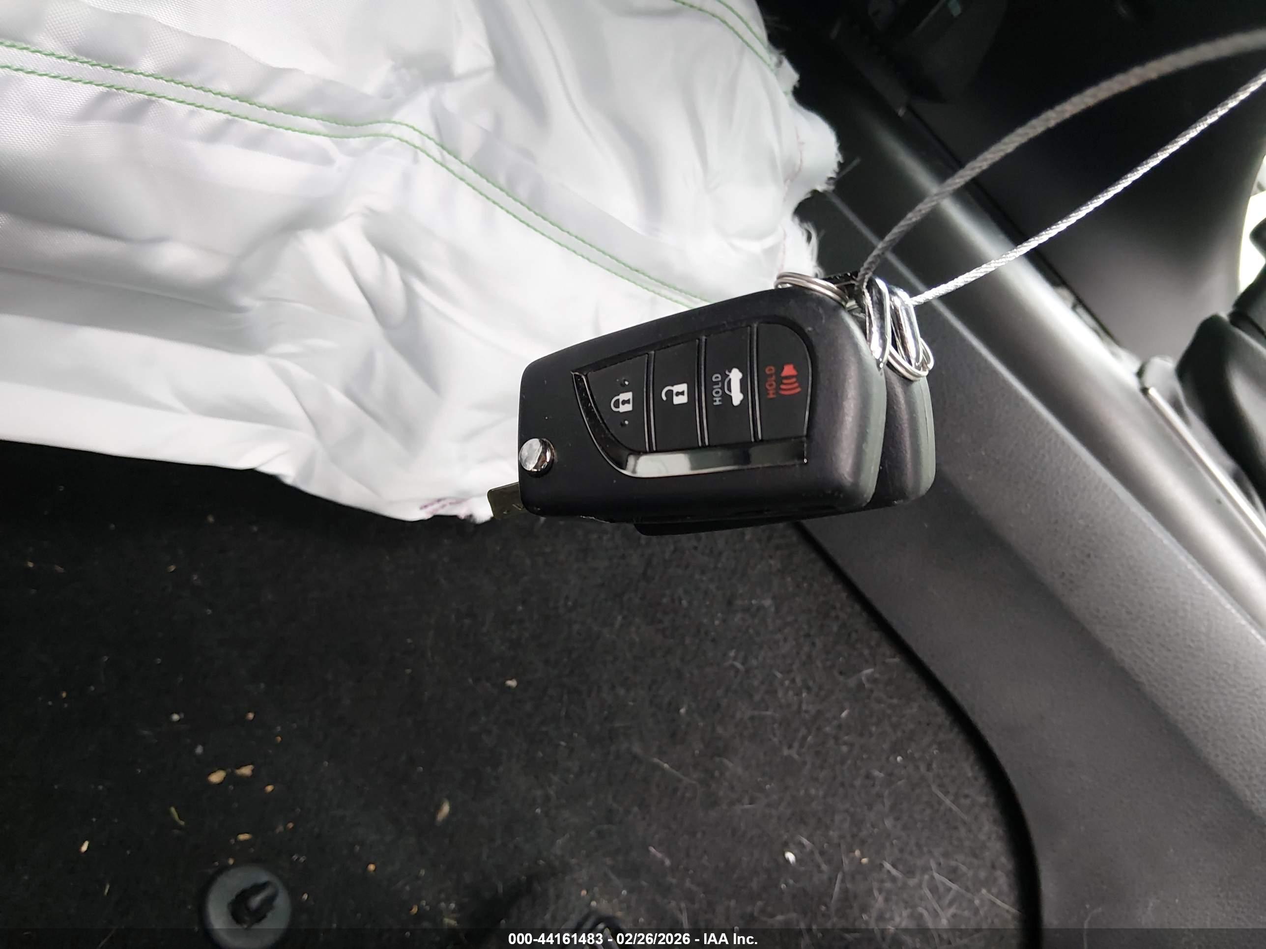 TOYOTA CAMRY image 11
