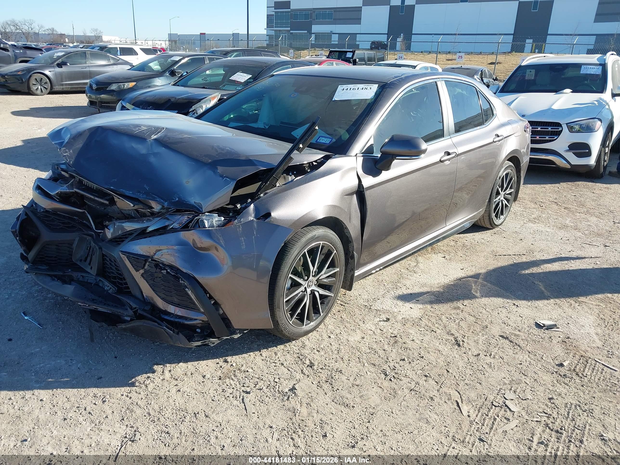 TOYOTA CAMRY image 2